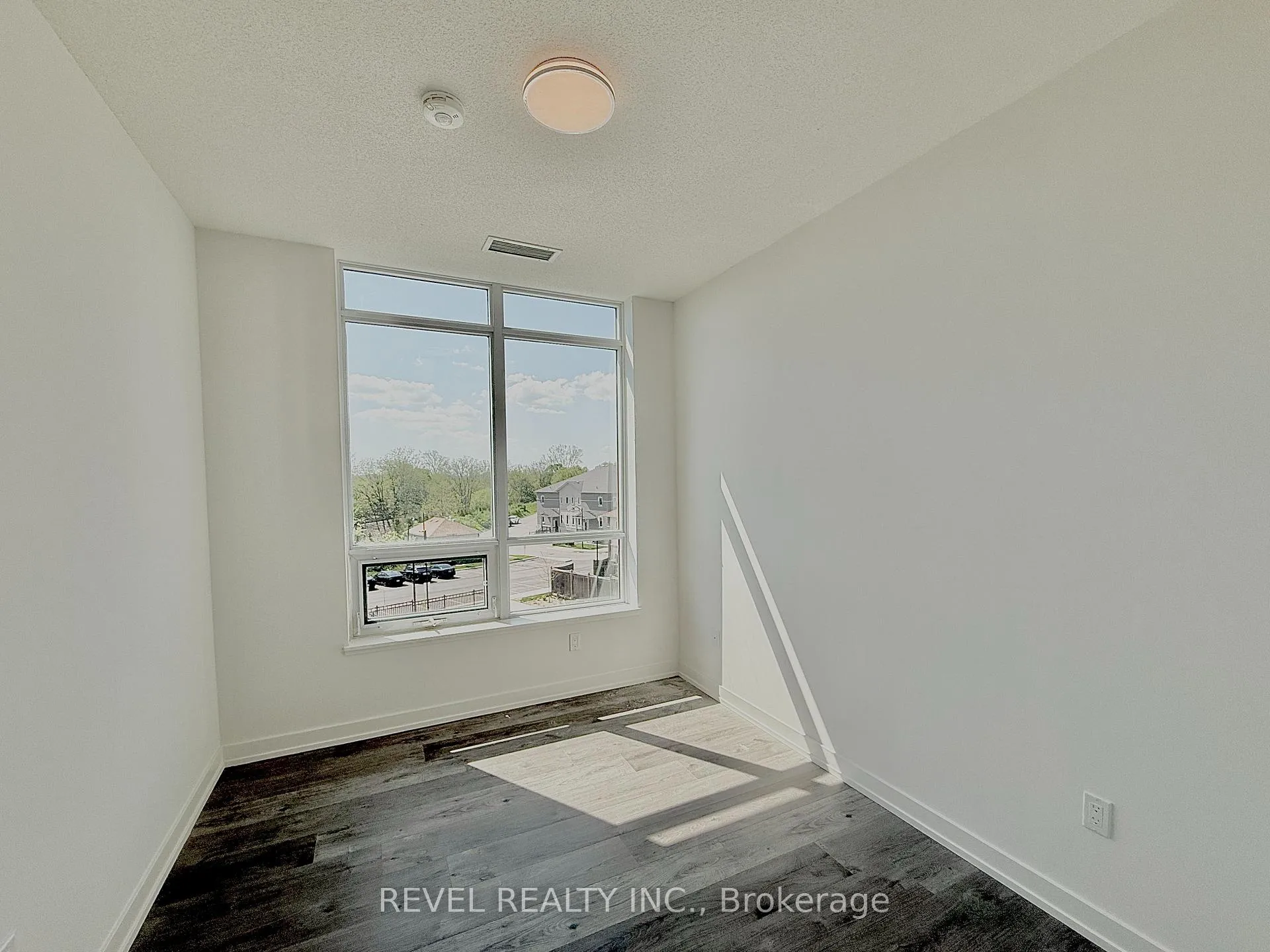 Photo 14 of Unit 318, 1010 Dundas Street E, Whitby, Pringle Creek — HOMEH