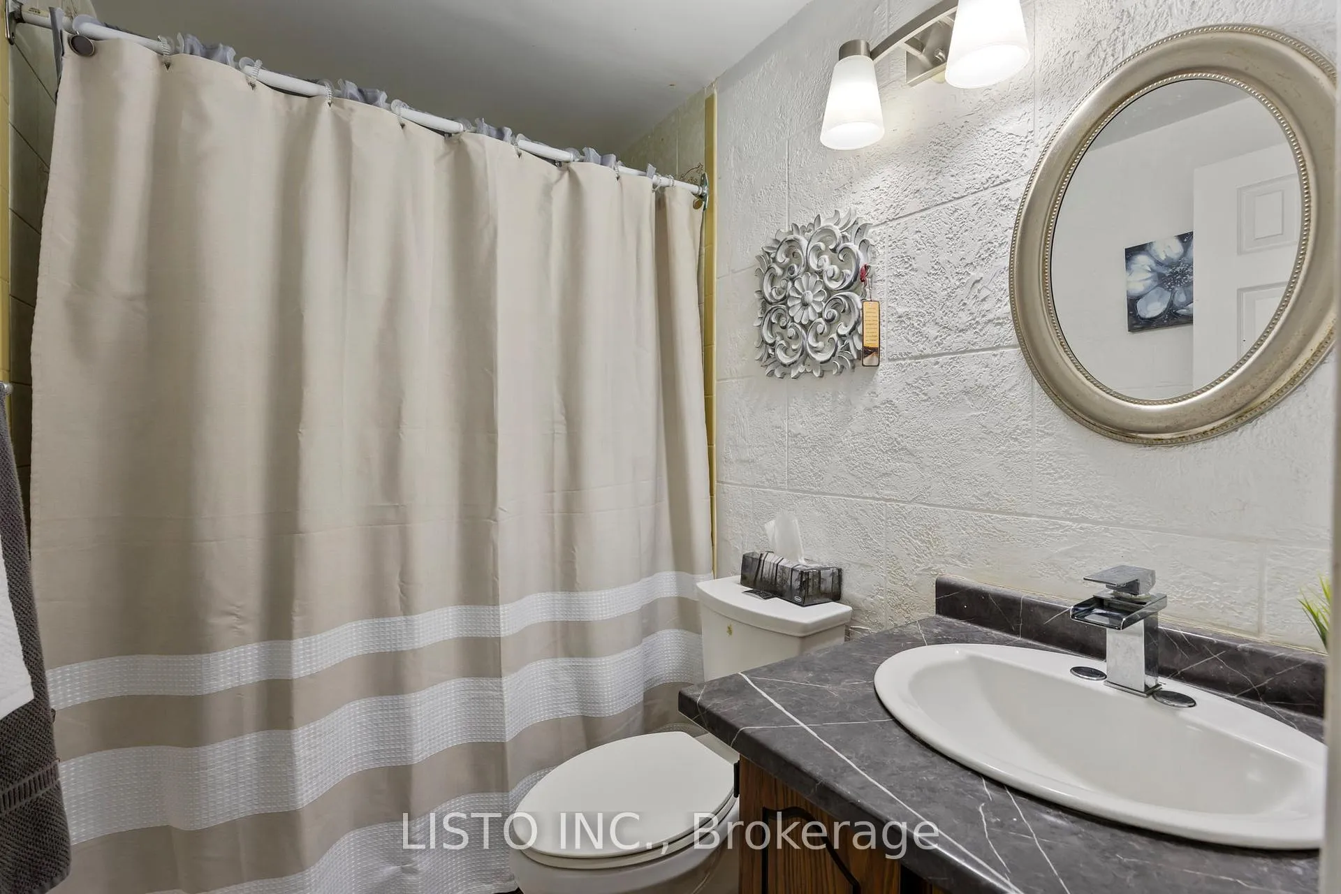 Photo 24 of 43 Robbinstone Drive, Scarborough, Malvern — HOMEH