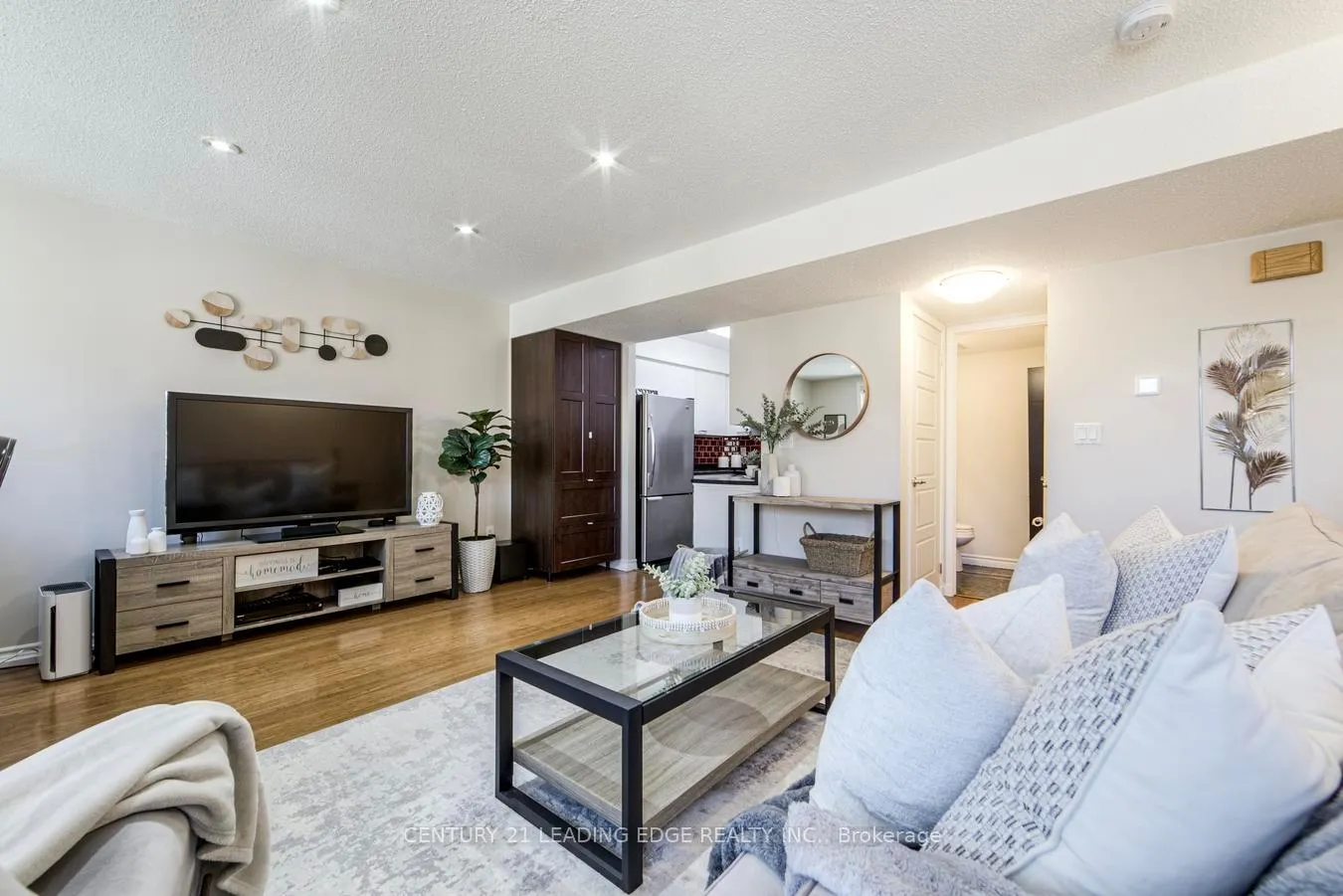 Photo 11 of Unit 608, 75 Weldrick Road E, Richmond Hill, Observatory — HOMEH
