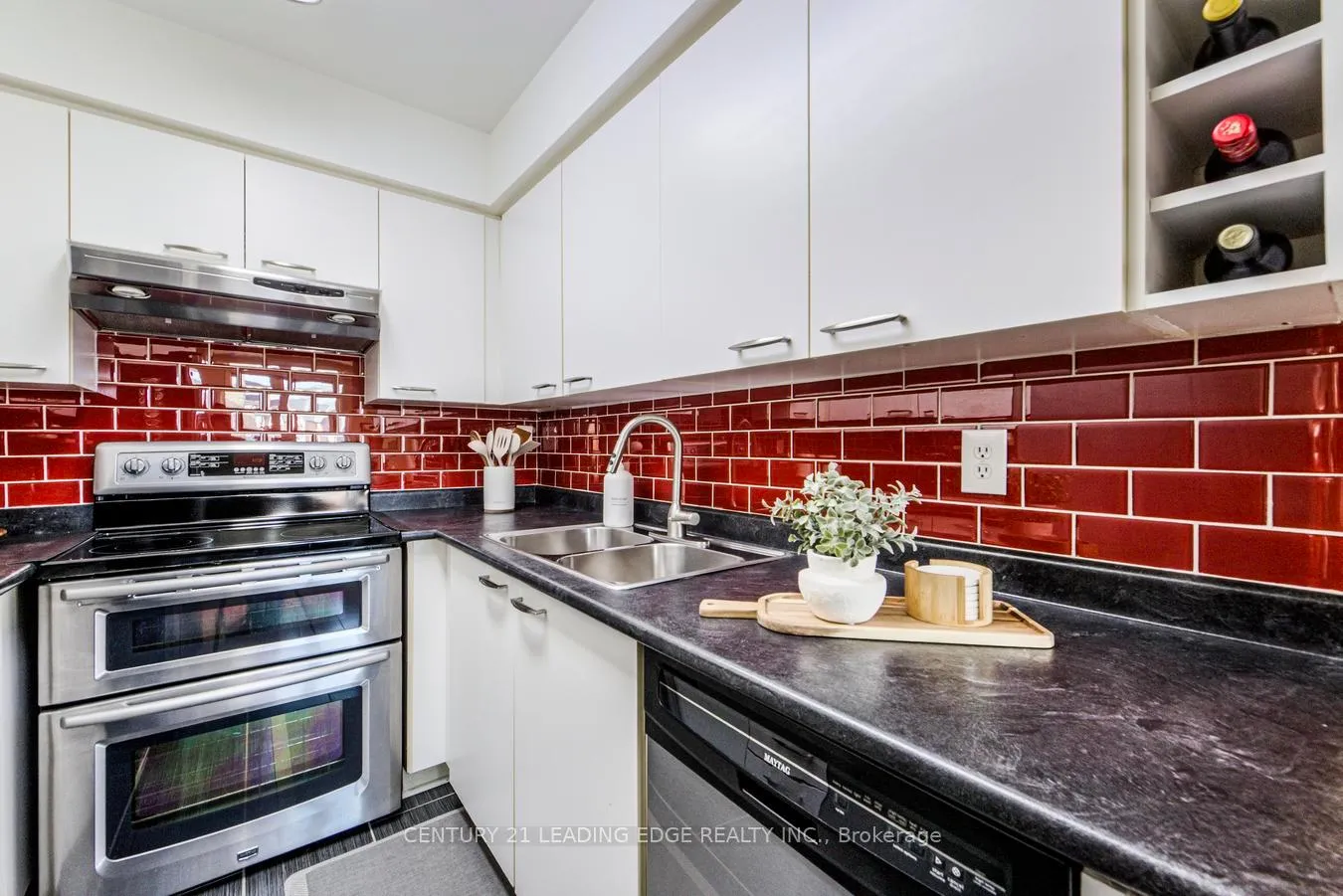 Photo 14 of Unit 608, 75 Weldrick Road E, Richmond Hill, Observatory — HOMEH