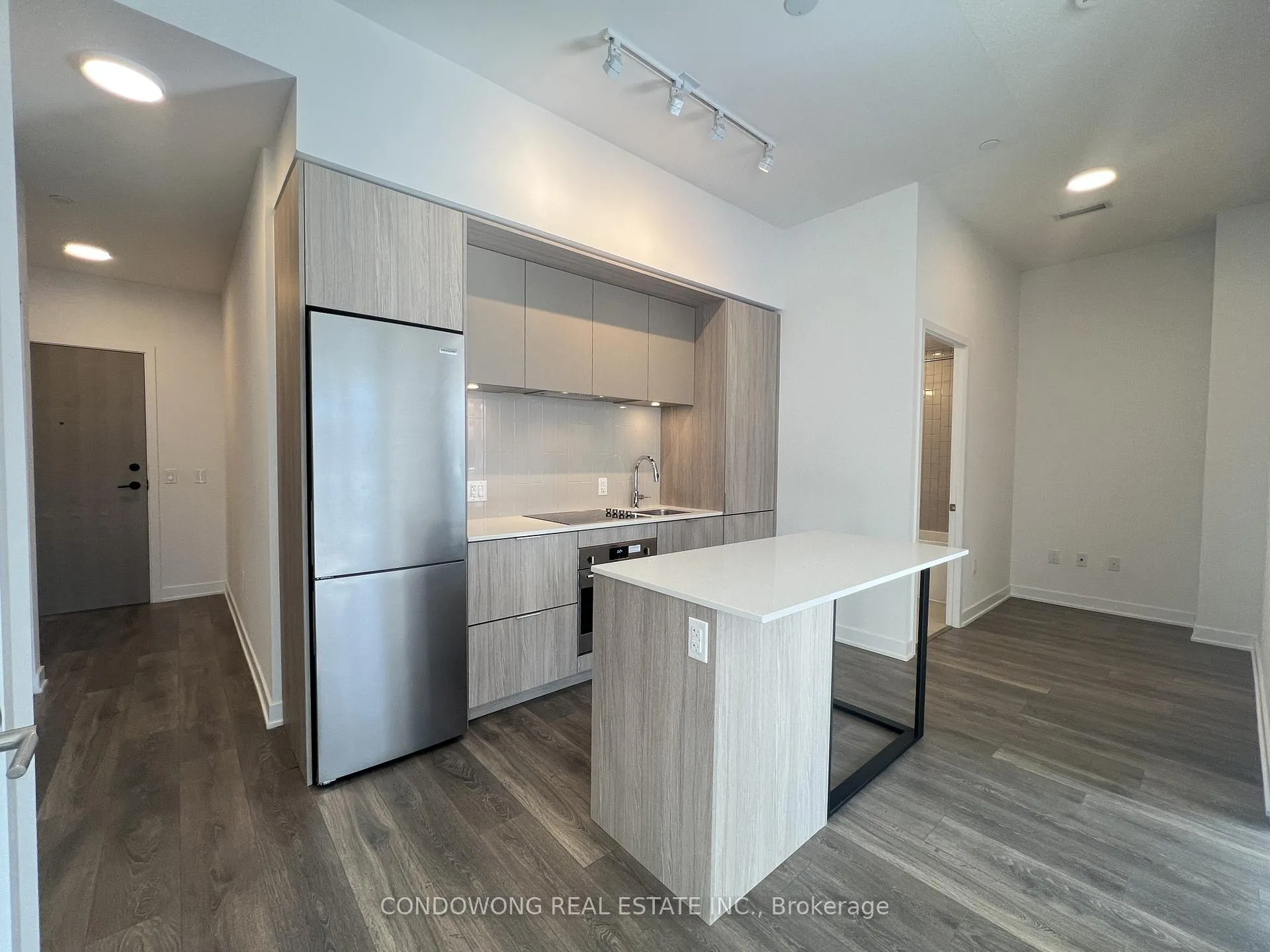 Front of Unit 1116, 35 Tubman Avenue