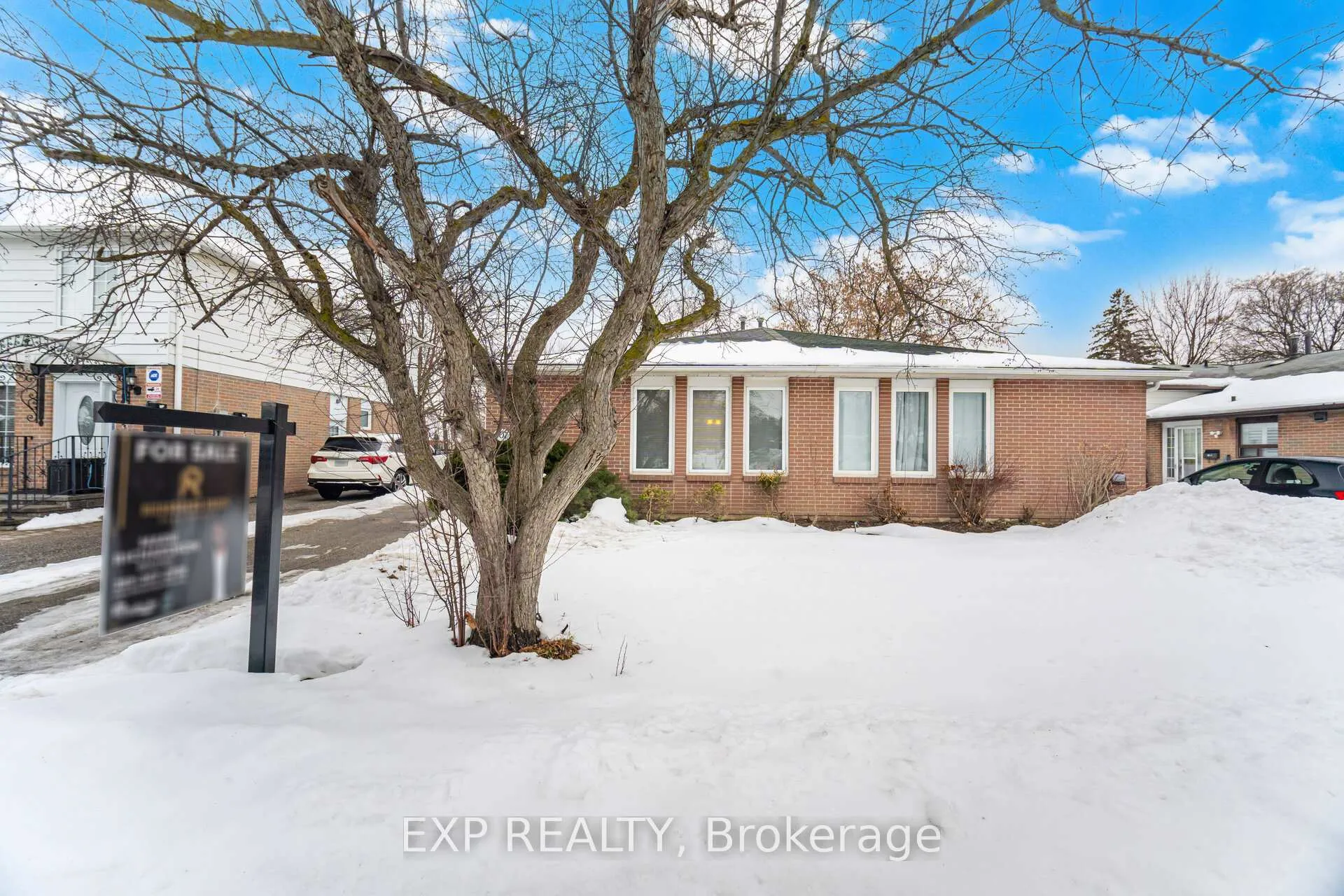 Photo 2 of 107 Archdekin Drive, Brampton, Queen Street Corridor — HOMEH