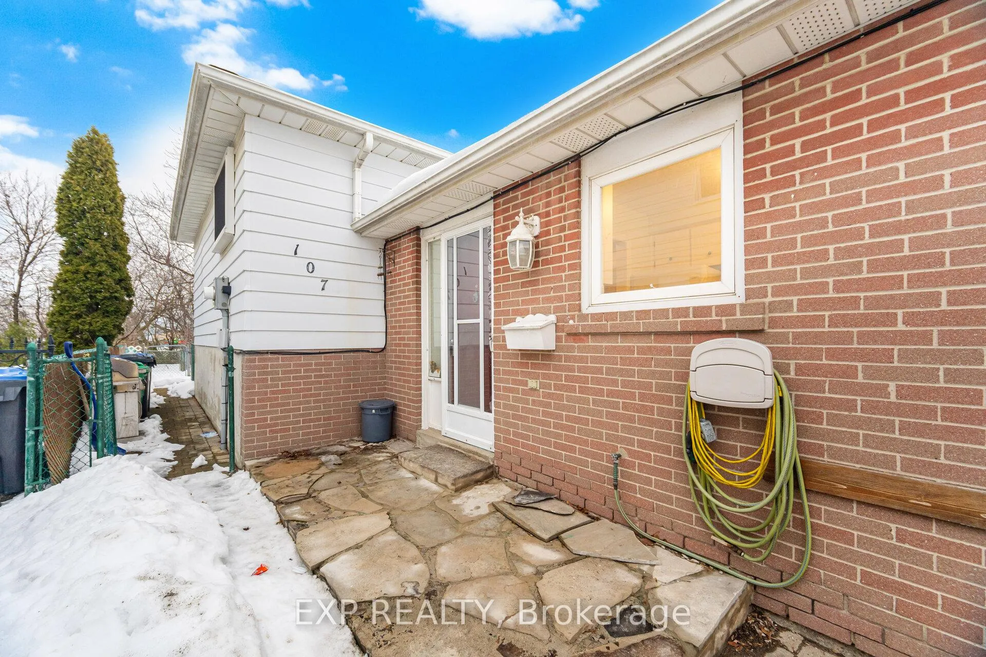 Photo 3 of 107 Archdekin Drive, Brampton, Queen Street Corridor — HOMEH