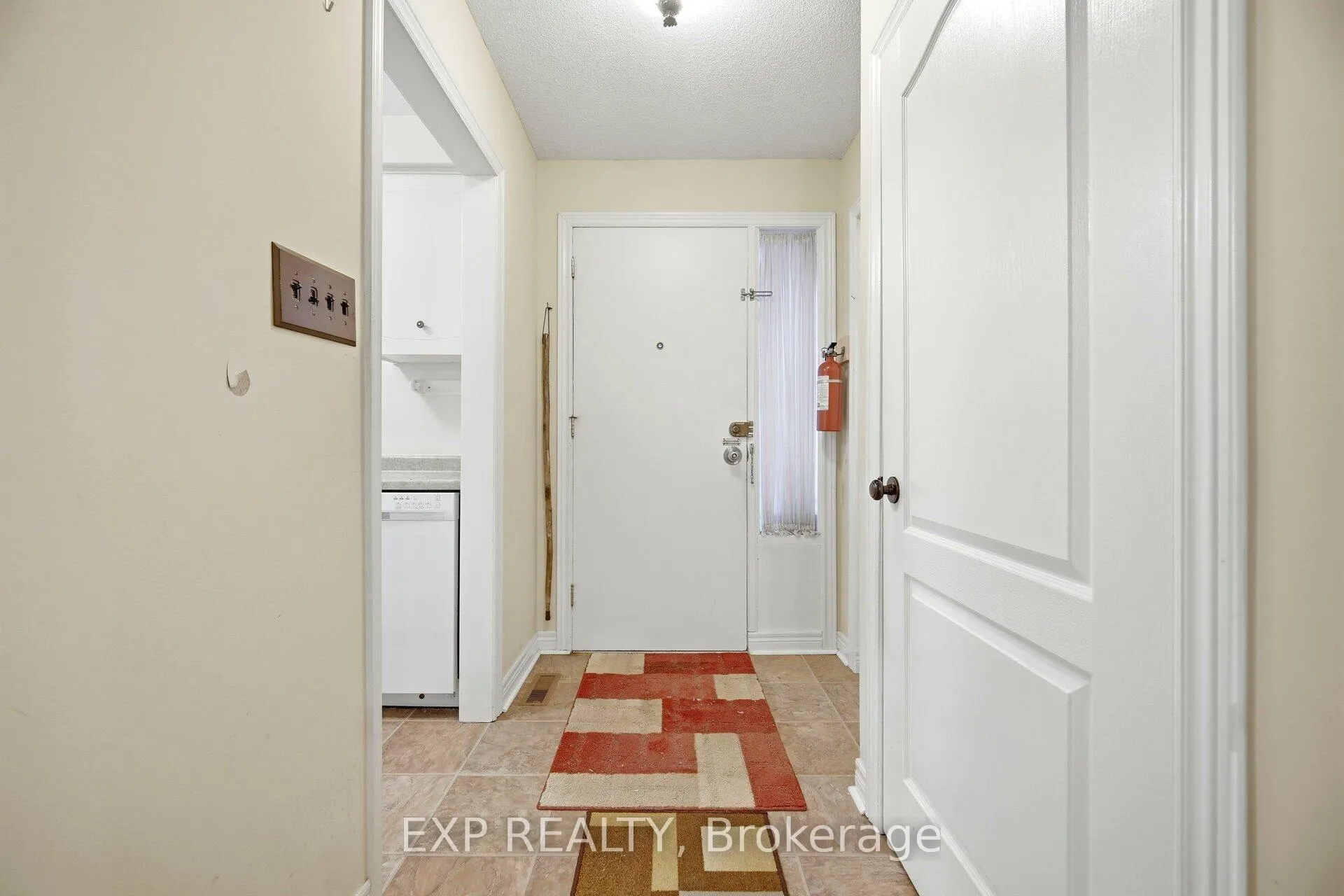 Photo 4 of 107 Archdekin Drive, Brampton, Queen Street Corridor — HOMEH