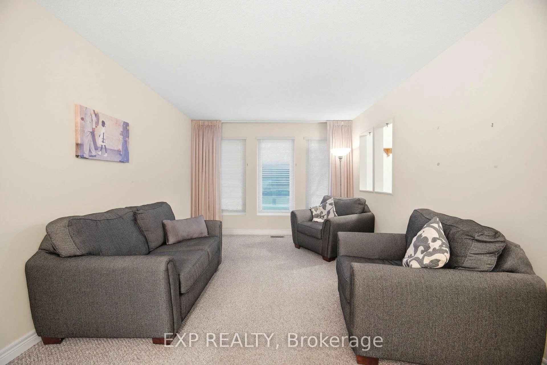 Photo 10 of 107 Archdekin Drive, Brampton, Queen Street Corridor — HOMEH