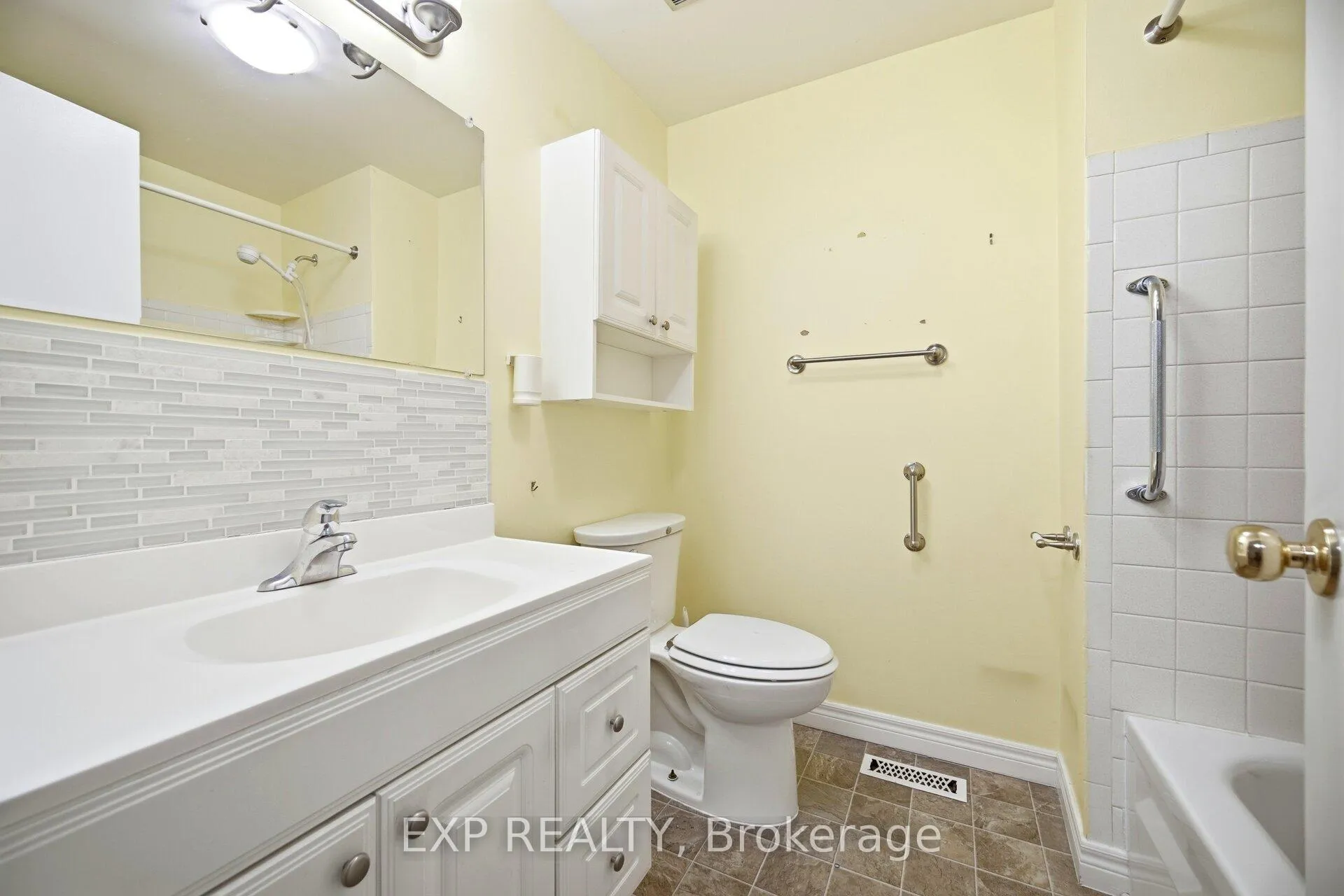 Photo 21 of 107 Archdekin Drive, Brampton, Queen Street Corridor — HOMEH