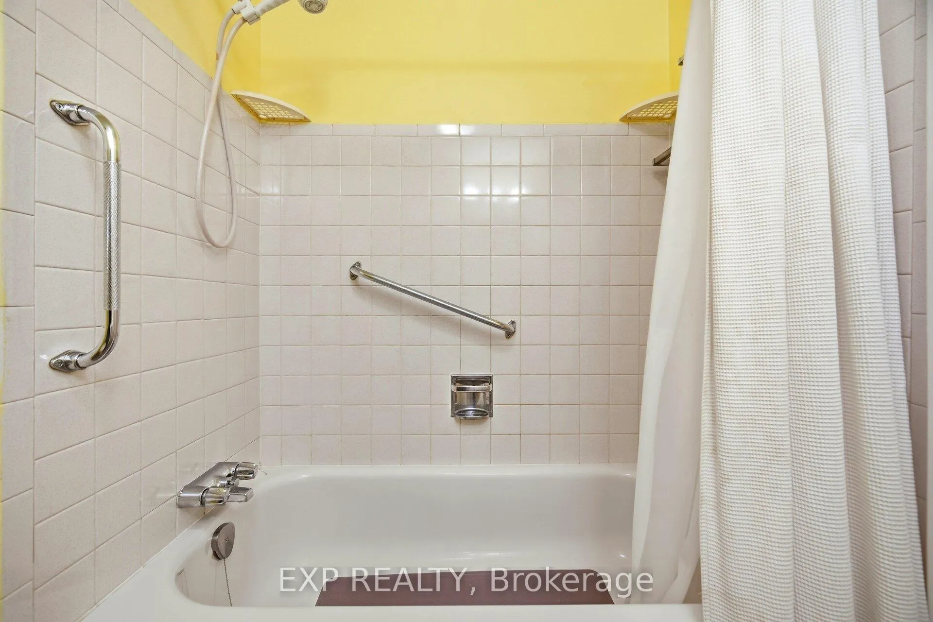 Photo 22 of 107 Archdekin Drive, Brampton, Queen Street Corridor — HOMEH