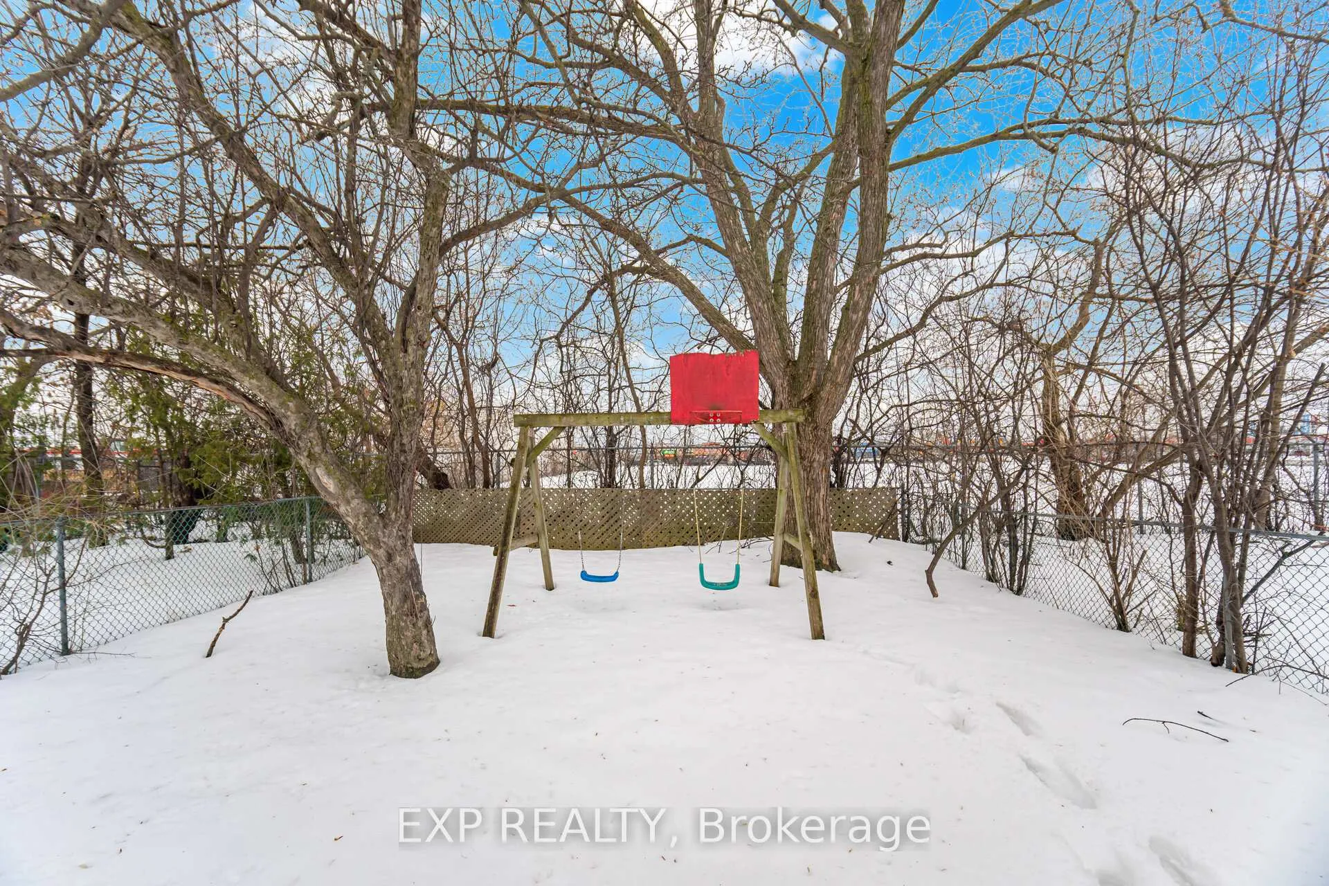 Photo 30 of 107 Archdekin Drive, Brampton, Queen Street Corridor — HOMEH