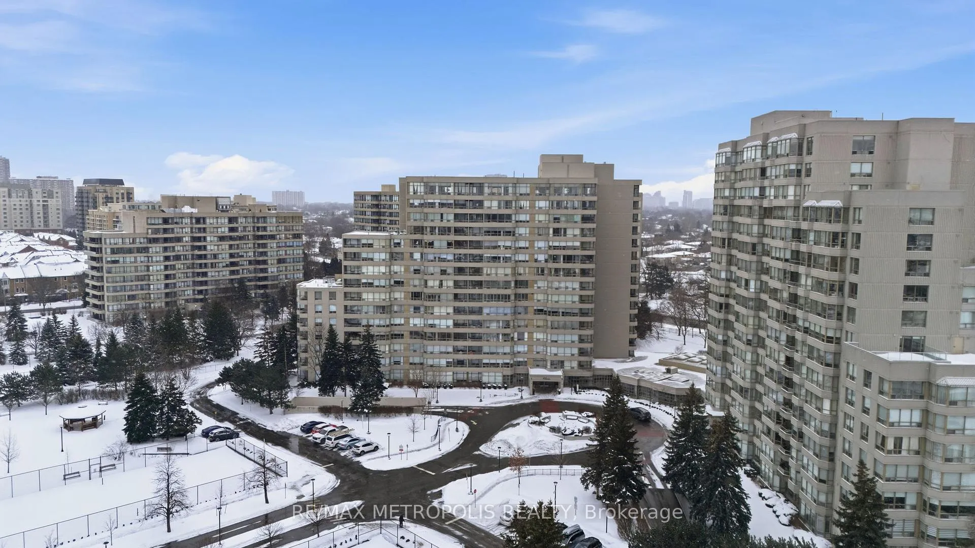 Photo 1 of Unit 1501, 11 Townsgate Drive, Vaughan, Crestwood-Springfarm-Yorkhill — HOMEH