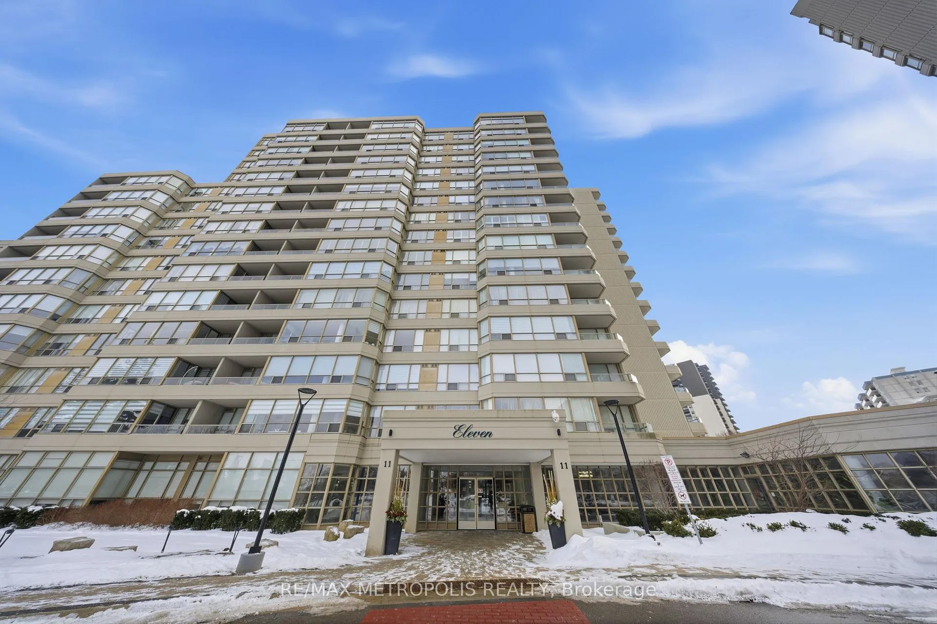 Photo 4 of Unit 1501, 11 Townsgate Drive, Vaughan, Crestwood-Springfarm-Yorkhill — HOMEH