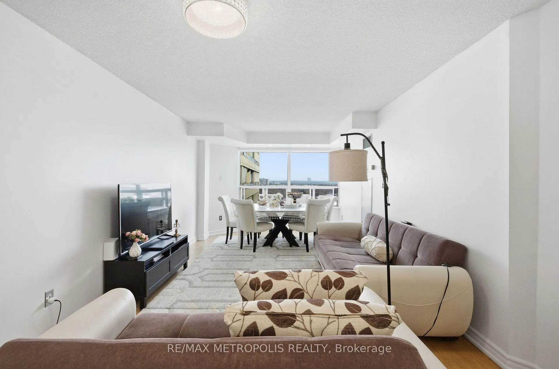 Photo 9 of Unit 1501, 11 Townsgate Drive, Vaughan, Crestwood-Springfarm-Yorkhill — HOMEH