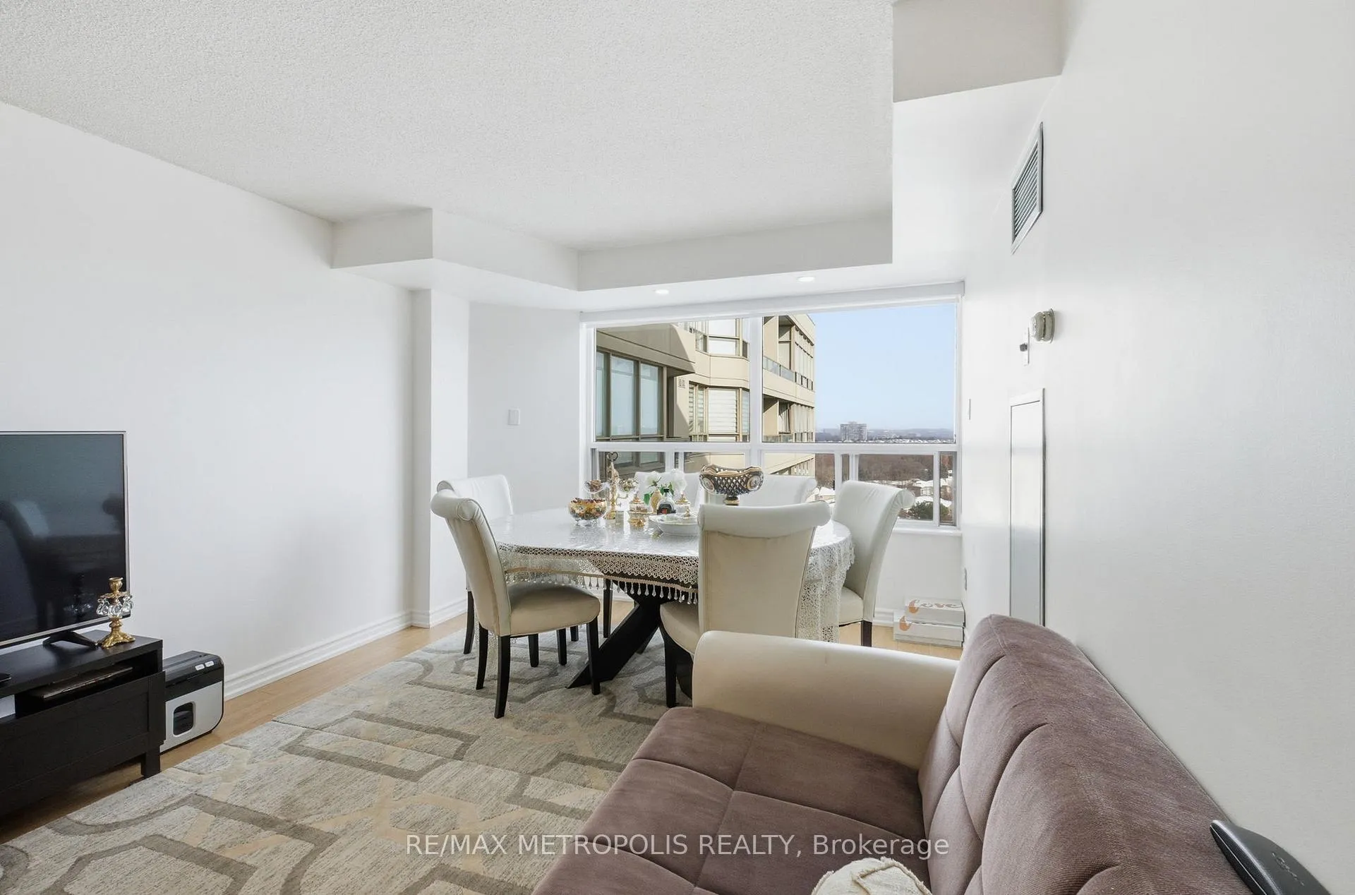 Photo 10 of Unit 1501, 11 Townsgate Drive, Vaughan, Crestwood-Springfarm-Yorkhill — HOMEH