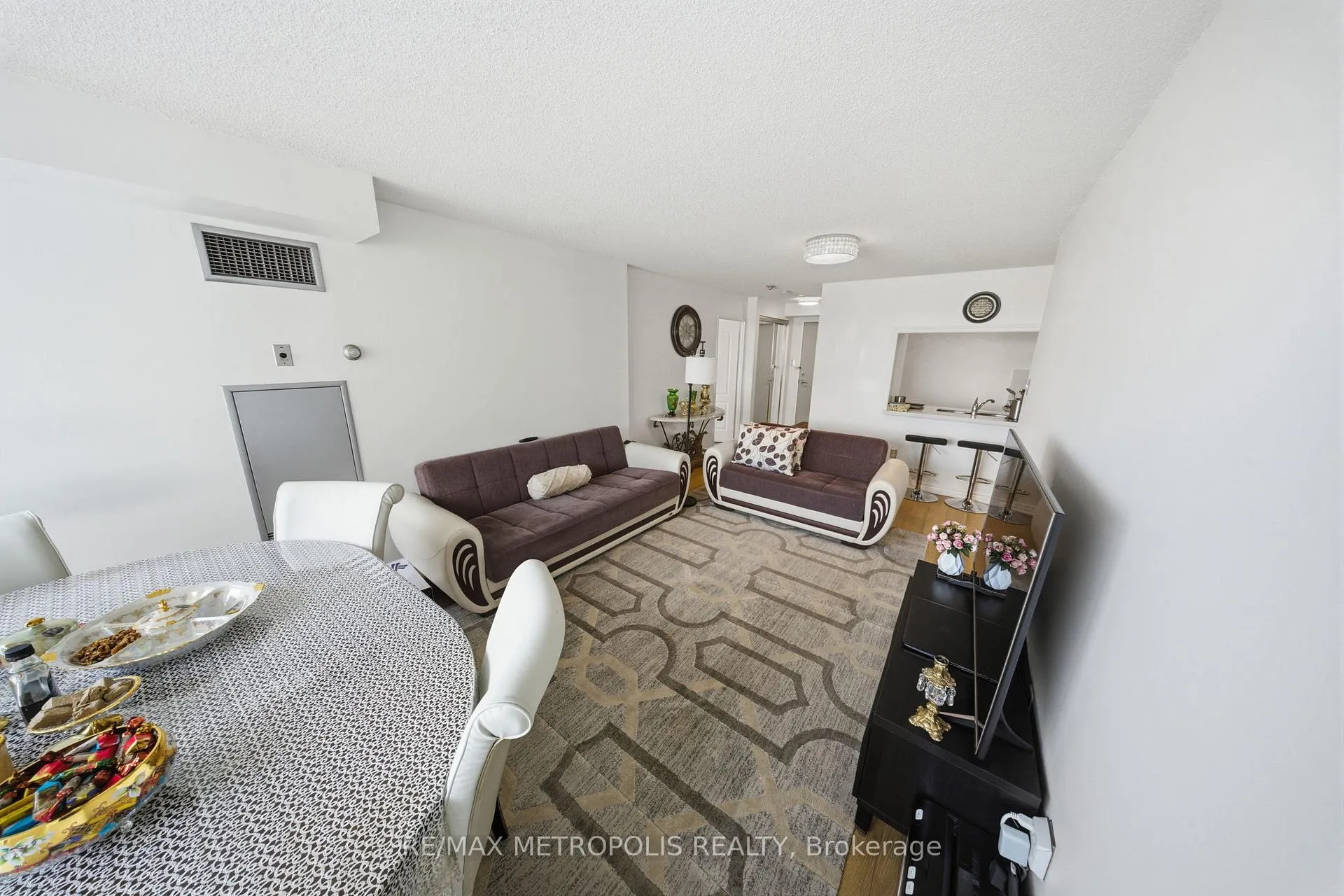 Photo 12 of Unit 1501, 11 Townsgate Drive, Vaughan, Crestwood-Springfarm-Yorkhill — HOMEH