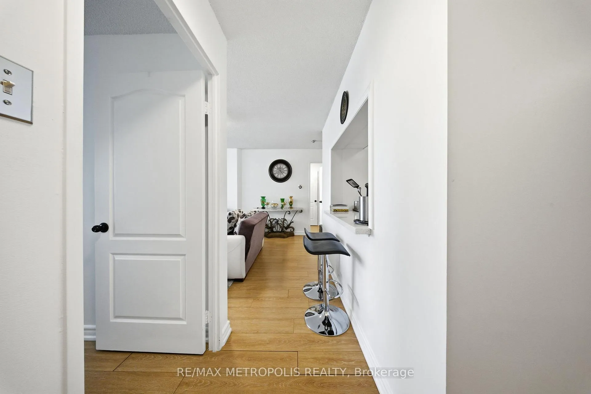 Photo 16 of Unit 1501, 11 Townsgate Drive, Vaughan, Crestwood-Springfarm-Yorkhill — HOMEH