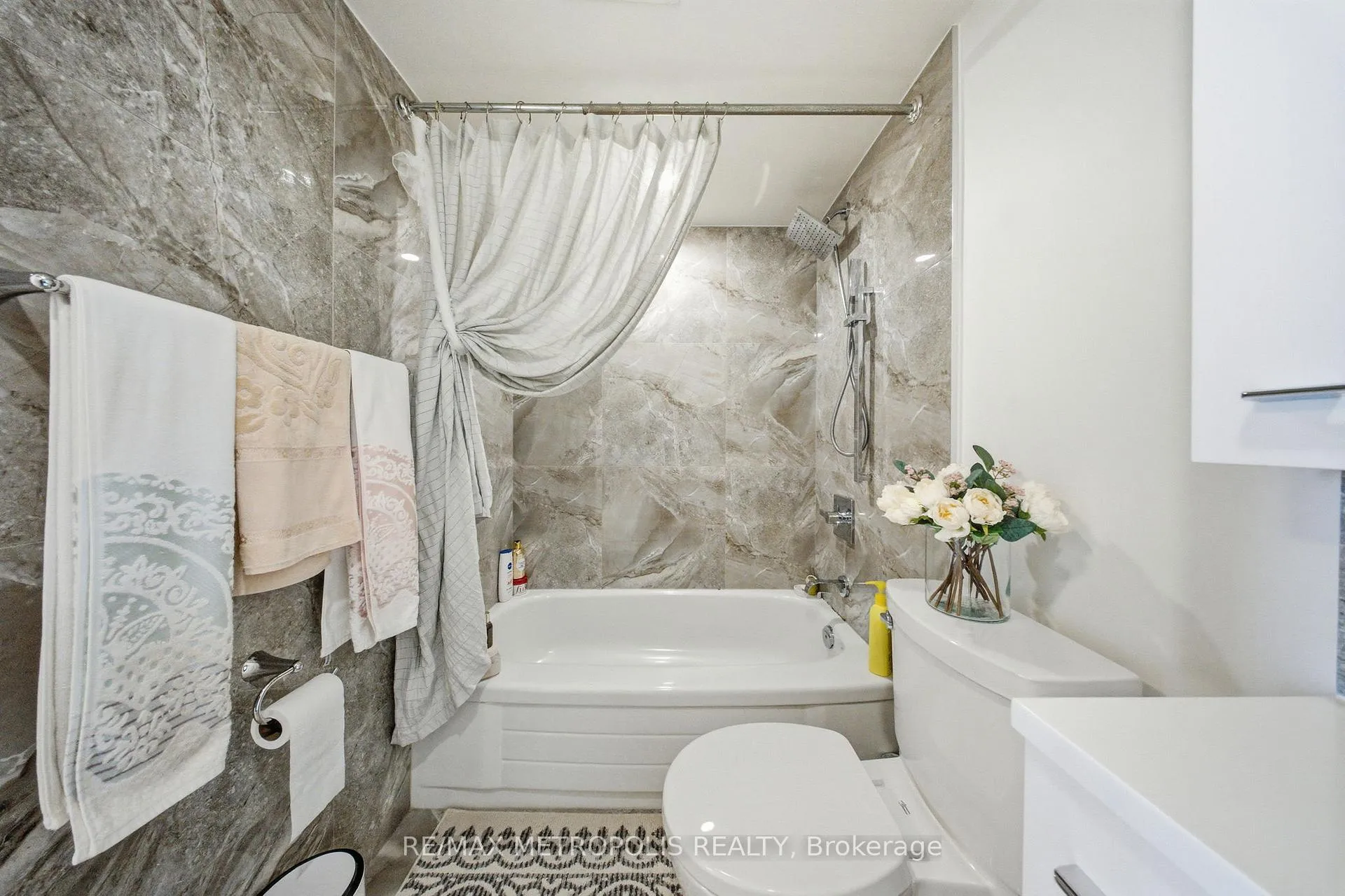 Photo 24 of Unit 1501, 11 Townsgate Drive, Vaughan, Crestwood-Springfarm-Yorkhill — HOMEH