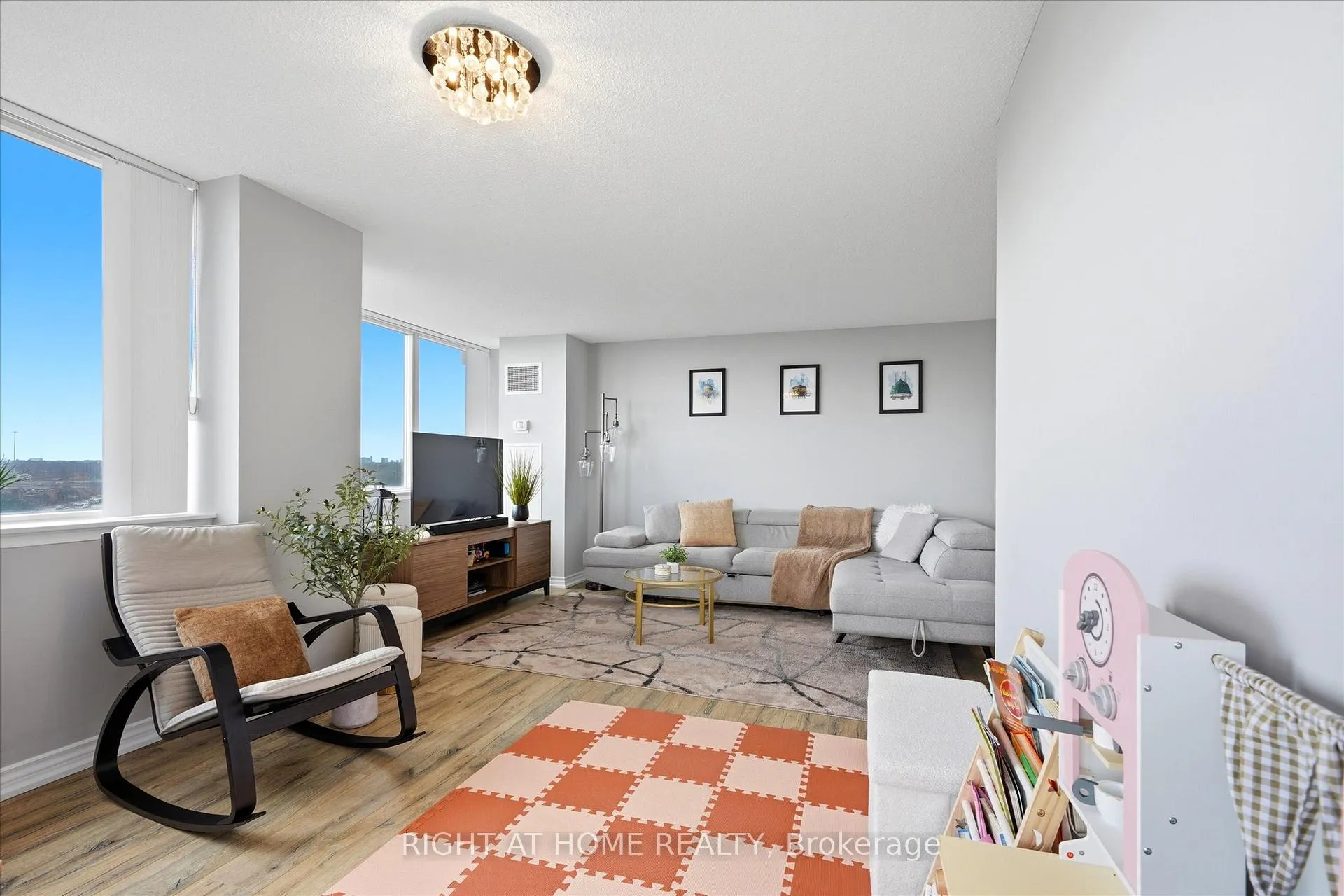 Photo 10 of Unit 824, 11753 Sheppard Avenue E, Scarborough, Rouge — HOMEH