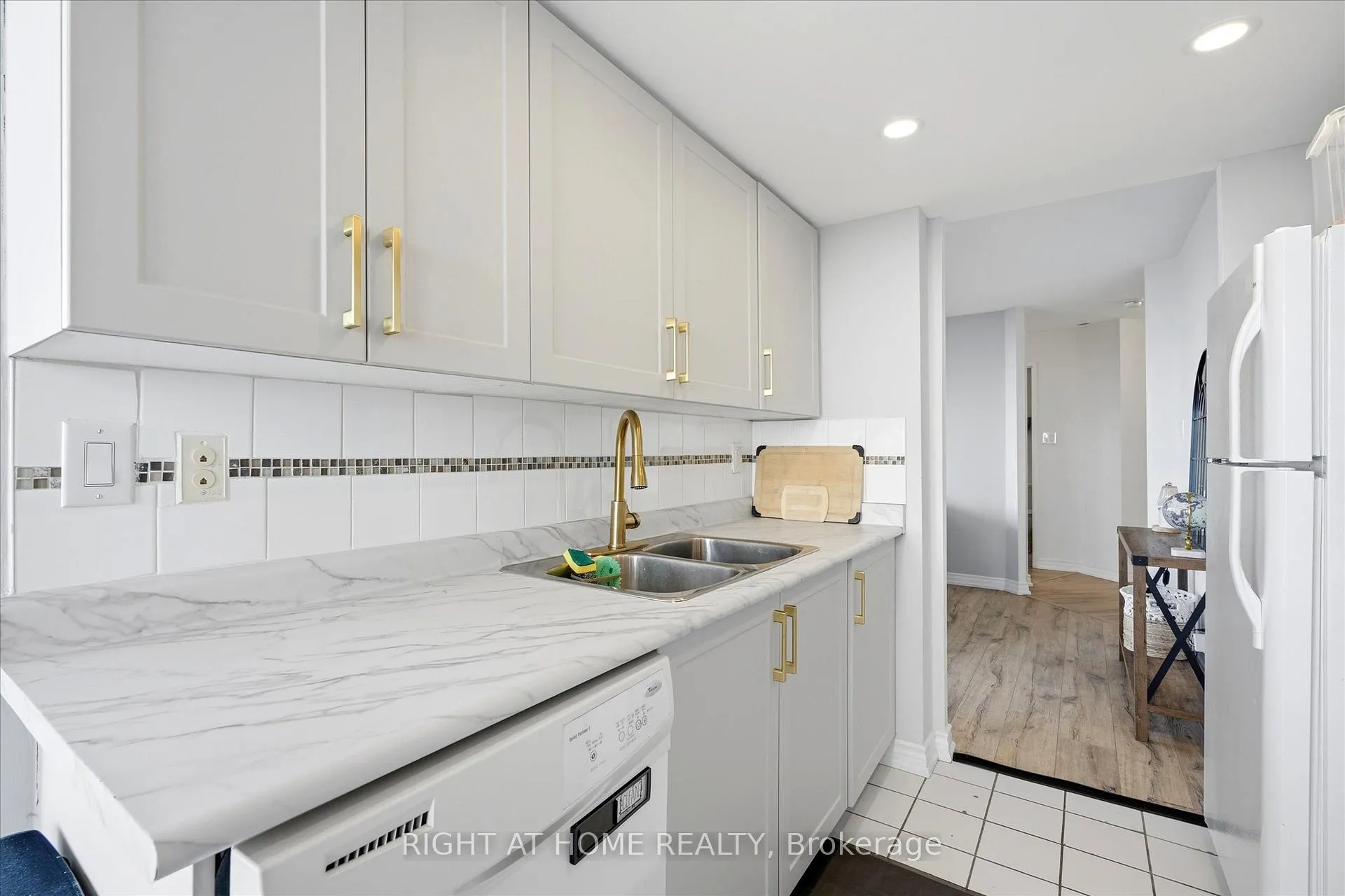Photo 14 of Unit 824, 11753 Sheppard Avenue E, Scarborough, Rouge — HOMEH