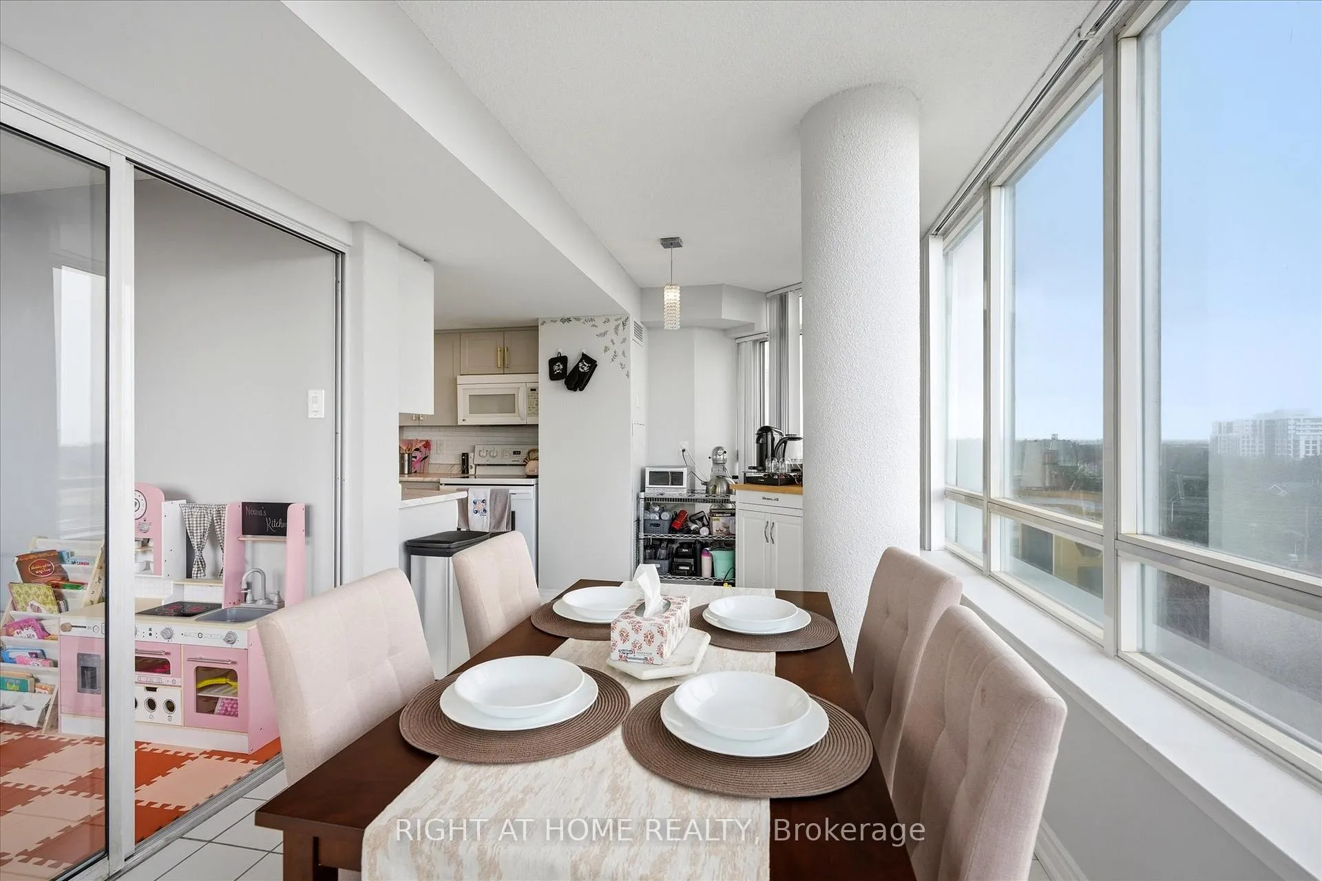 Photo 17 of Unit 824, 11753 Sheppard Avenue E, Scarborough, Rouge — HOMEH
