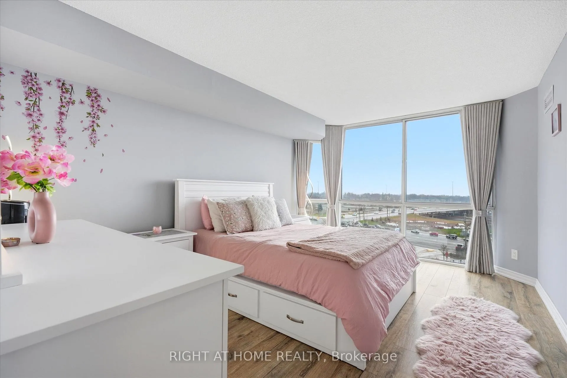 Photo 18 of Unit 824, 11753 Sheppard Avenue E, Scarborough, Rouge — HOMEH
