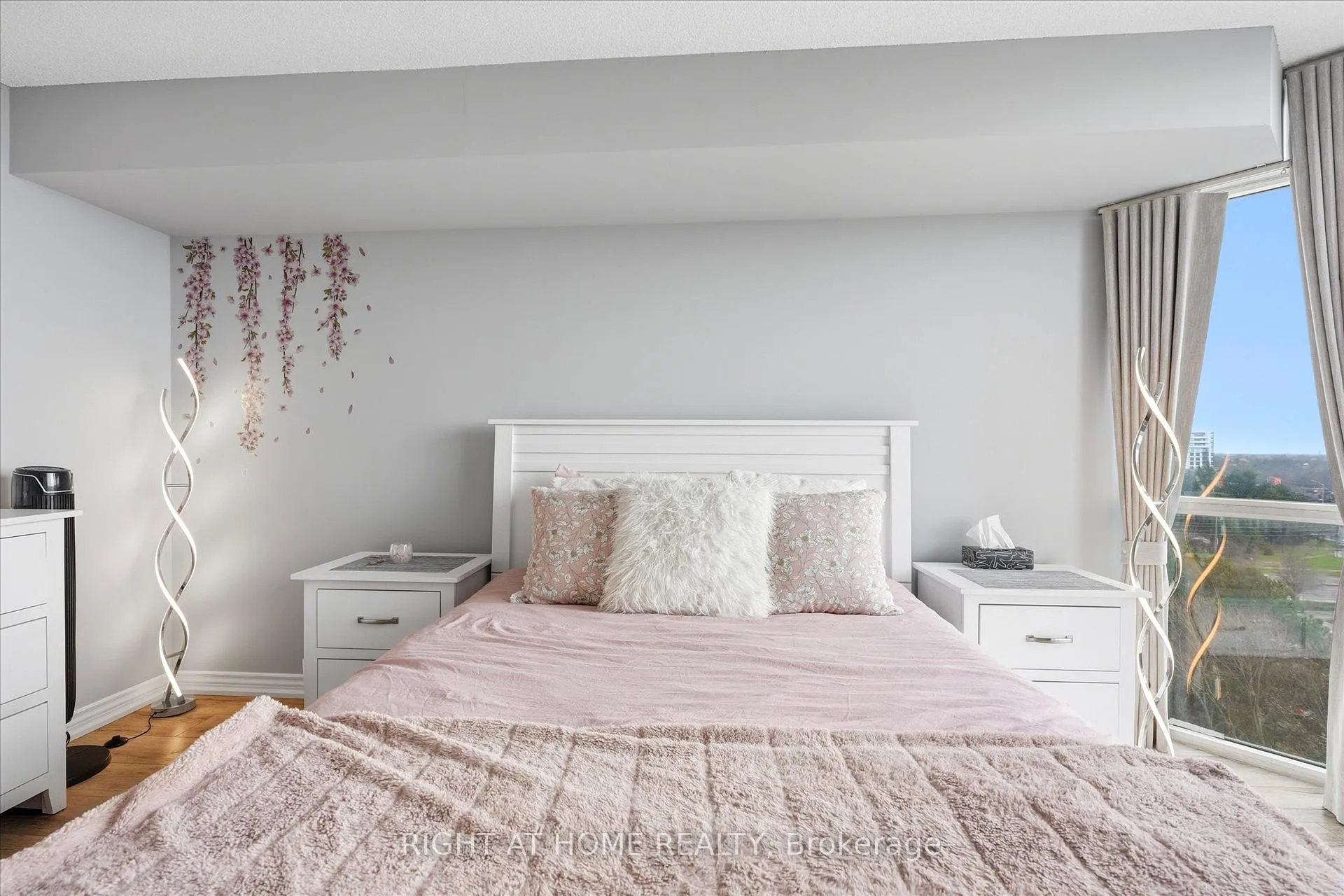 Photo 19 of Unit 824, 11753 Sheppard Avenue E, Scarborough, Rouge — HOMEH