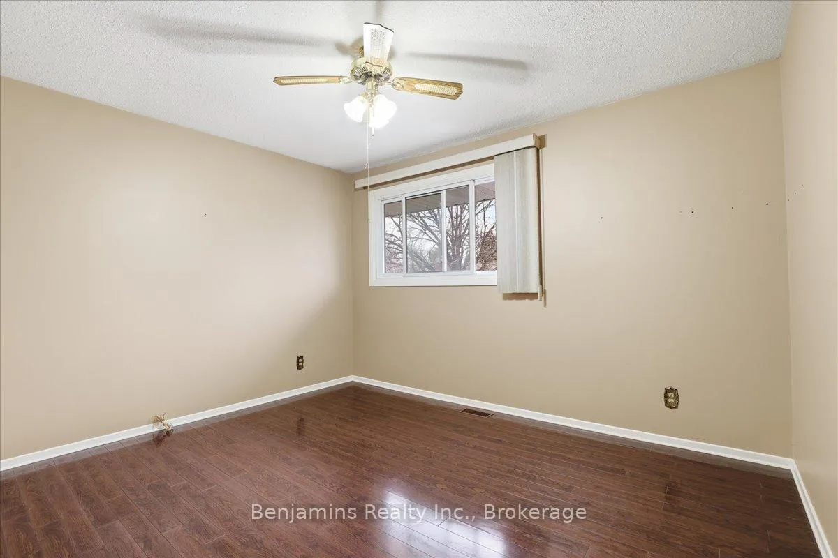 Photo 19 of 94 Colebrook Court, Kitchener — HOMEH