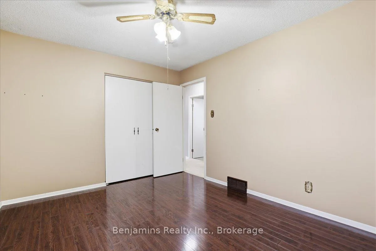 Photo 20 of 94 Colebrook Court, Kitchener — HOMEH