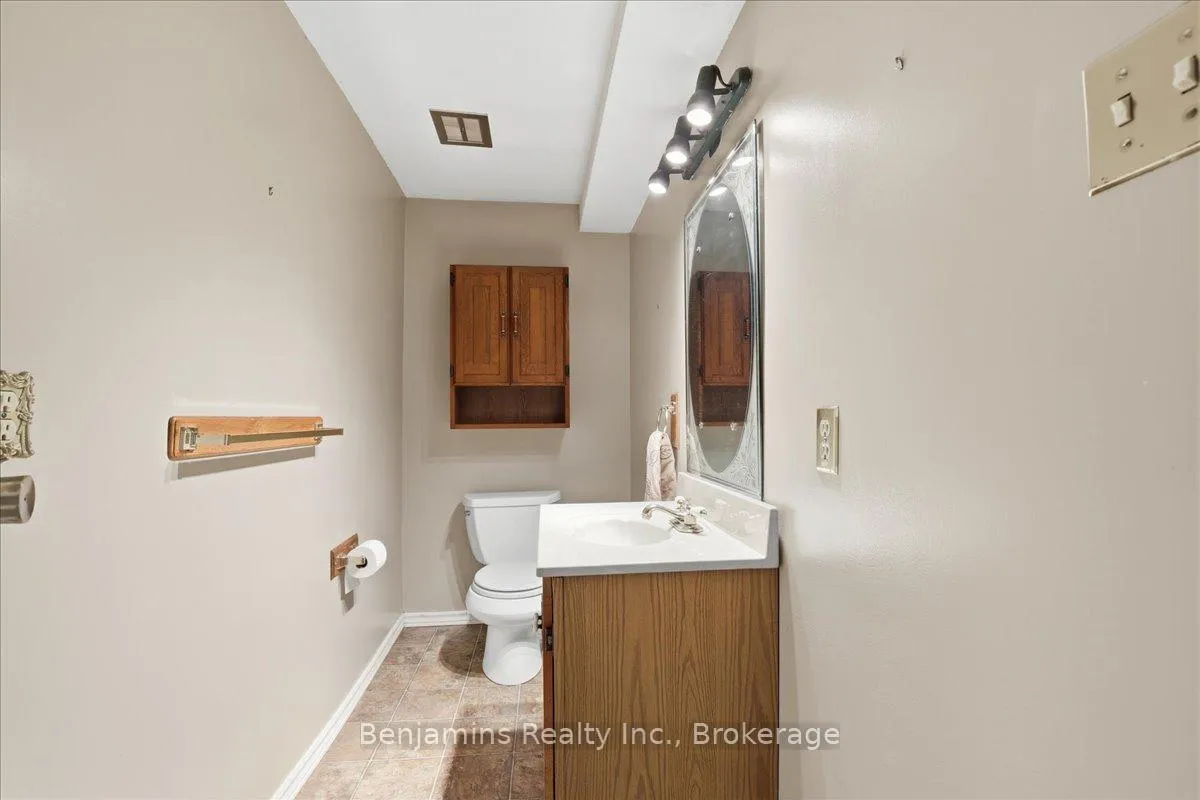 Photo 29 of 94 Colebrook Court, Kitchener — HOMEH