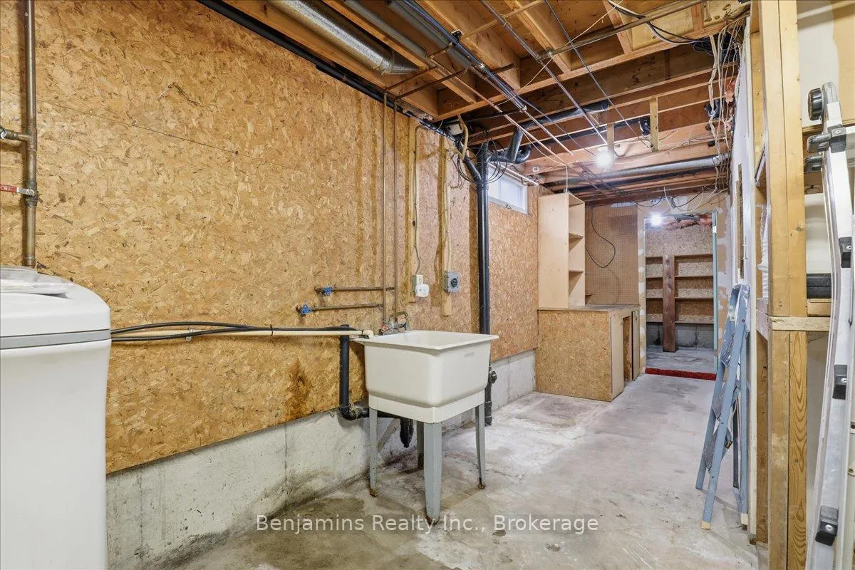 Photo 30 of 94 Colebrook Court, Kitchener — HOMEH