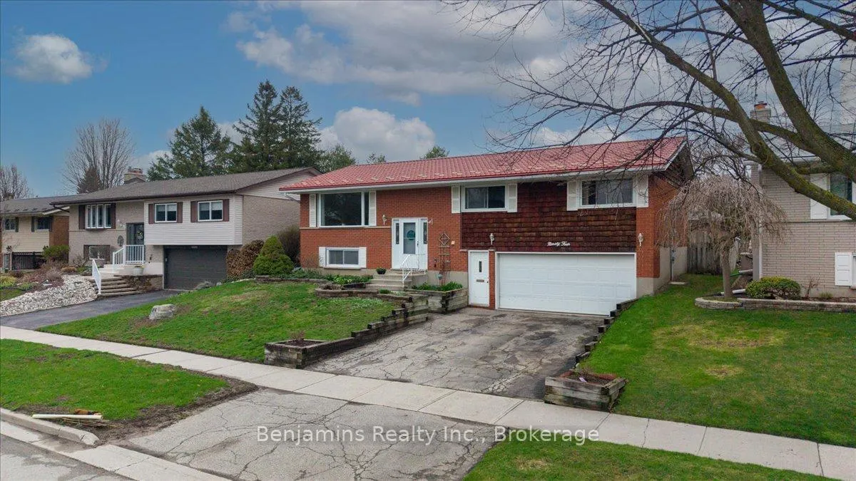 Photo 37 of 94 Colebrook Court, Kitchener — HOMEH