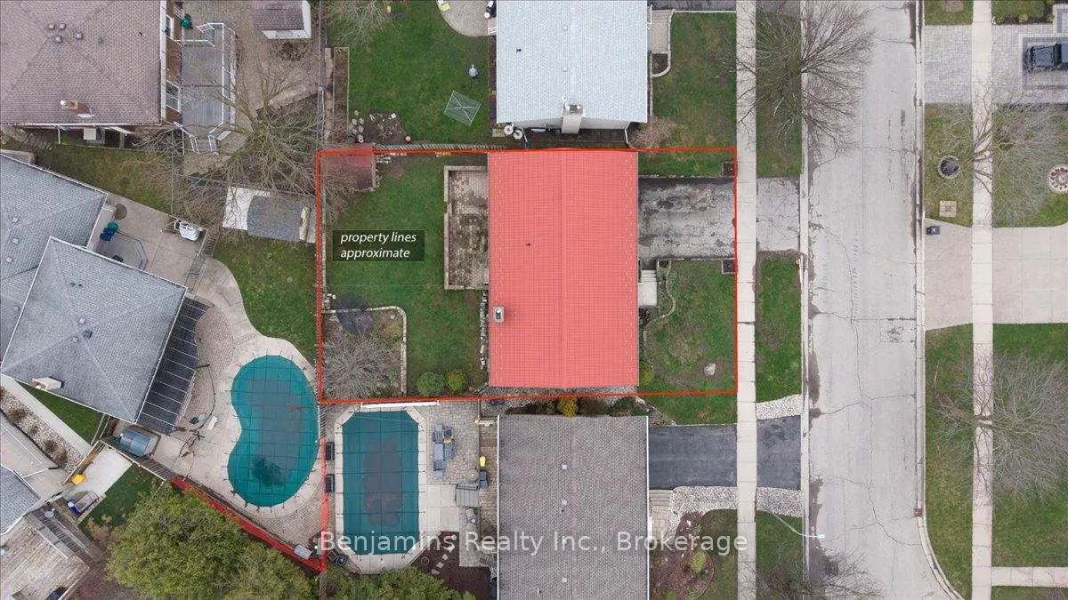 Photo 39 of 94 Colebrook Court, Kitchener — HOMEH