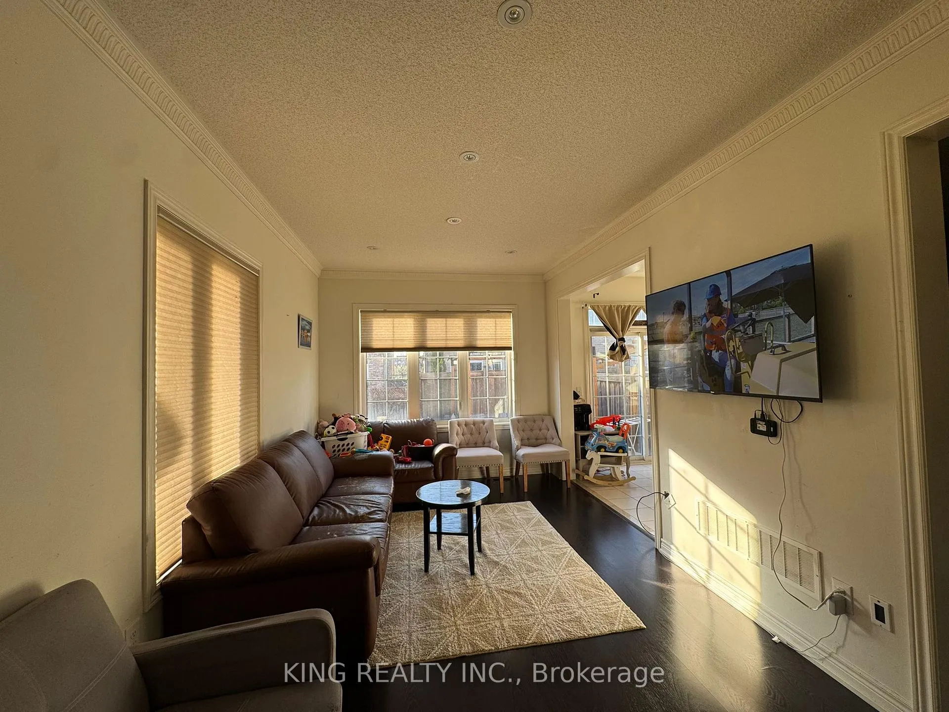 Photo 3 of 18 Eastlake Road, Brampton, Fletcher's Meadow — HOMEH