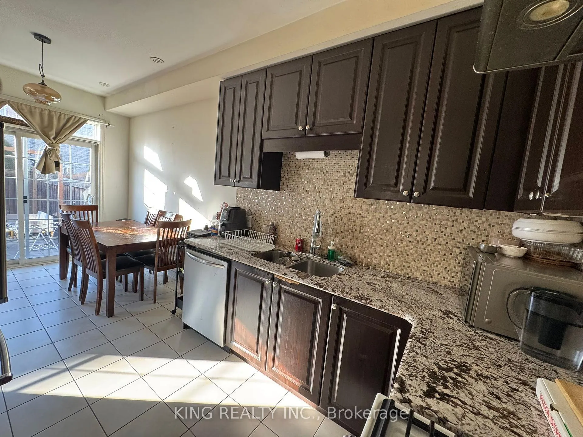 Photo 6 of 18 Eastlake Road, Brampton, Fletcher's Meadow — HOMEH