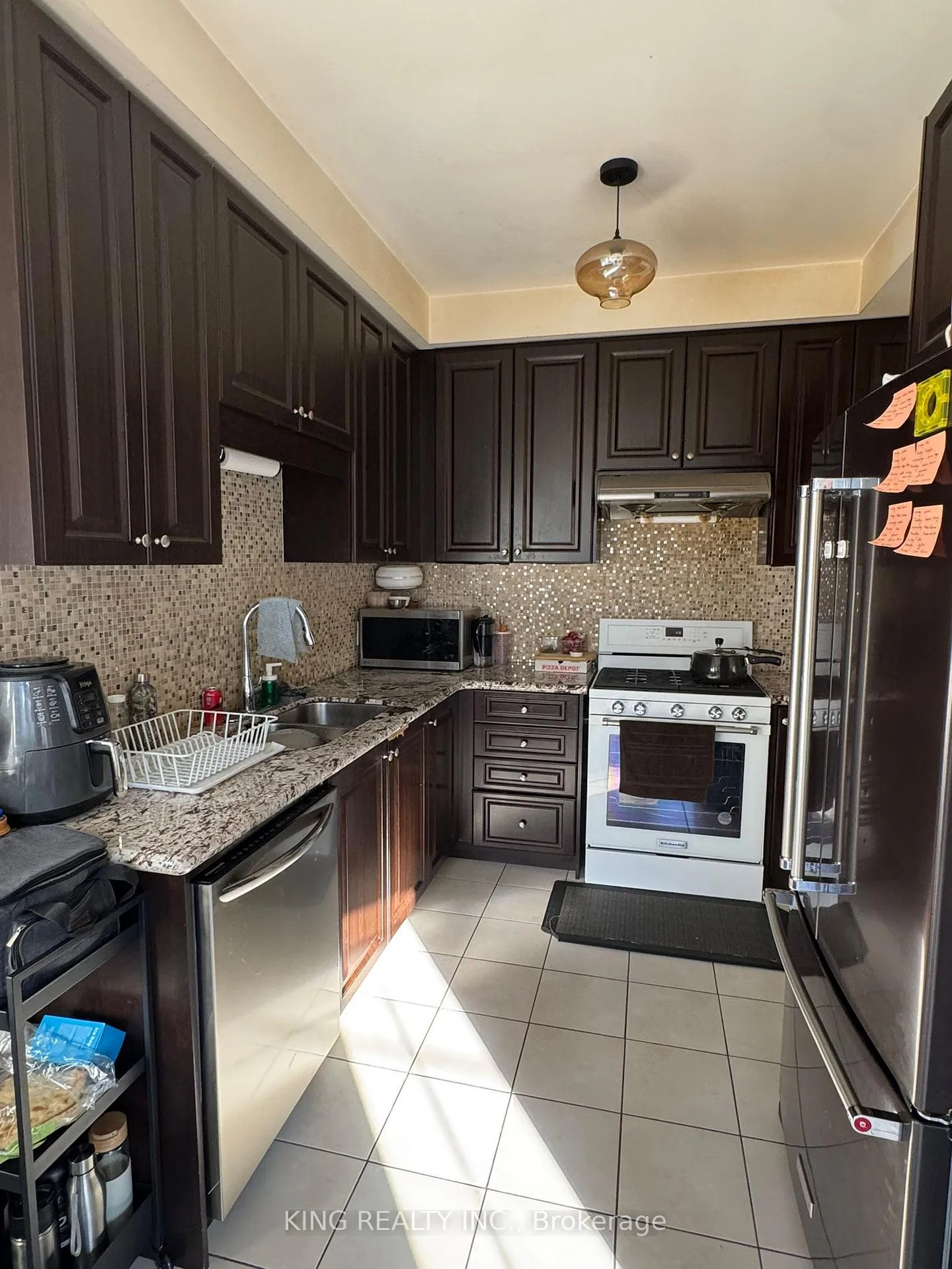 Photo 8 of 18 Eastlake Road, Brampton, Fletcher's Meadow — HOMEH