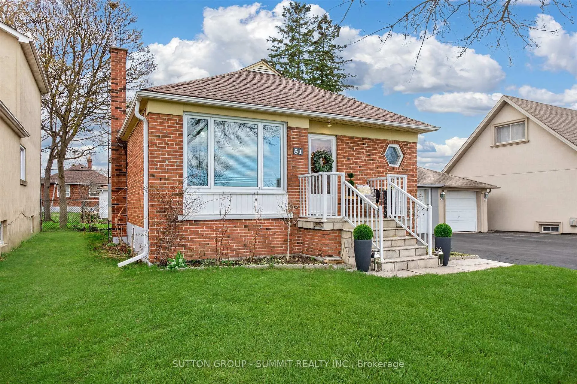 Photo 1 of 51 Barrhead Crescent, Etobicoke, Rexdale-Kipling — HOMEH