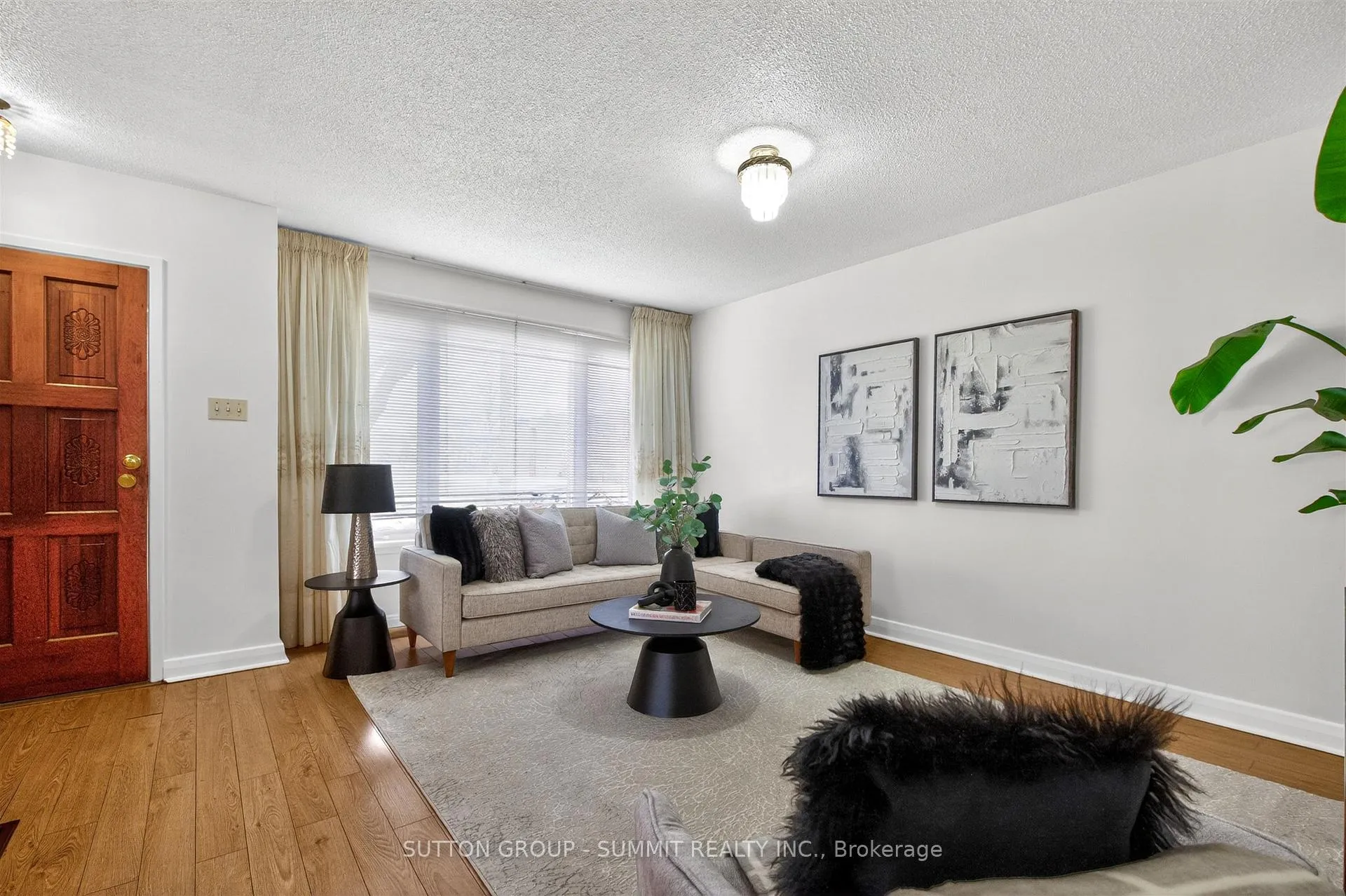 Photo 7 of 51 Barrhead Crescent, Etobicoke, Rexdale-Kipling — HOMEH