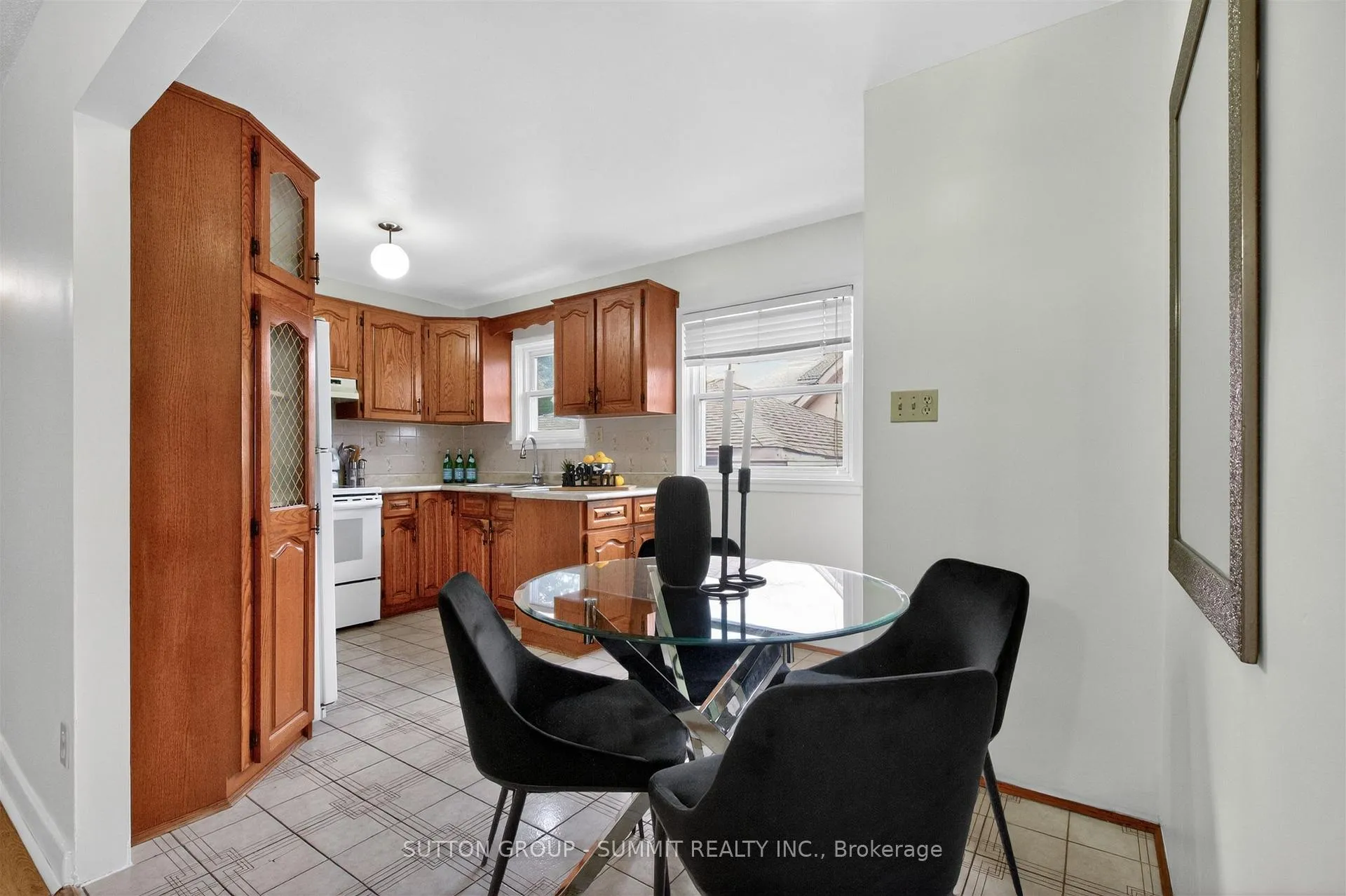 Photo 13 of 51 Barrhead Crescent, Etobicoke, Rexdale-Kipling — HOMEH