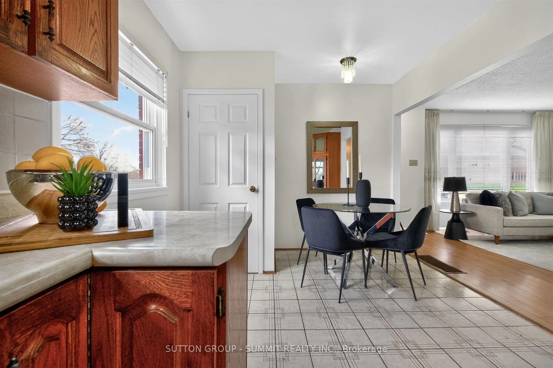 Photo 14 of 51 Barrhead Crescent, Etobicoke, Rexdale-Kipling — HOMEH