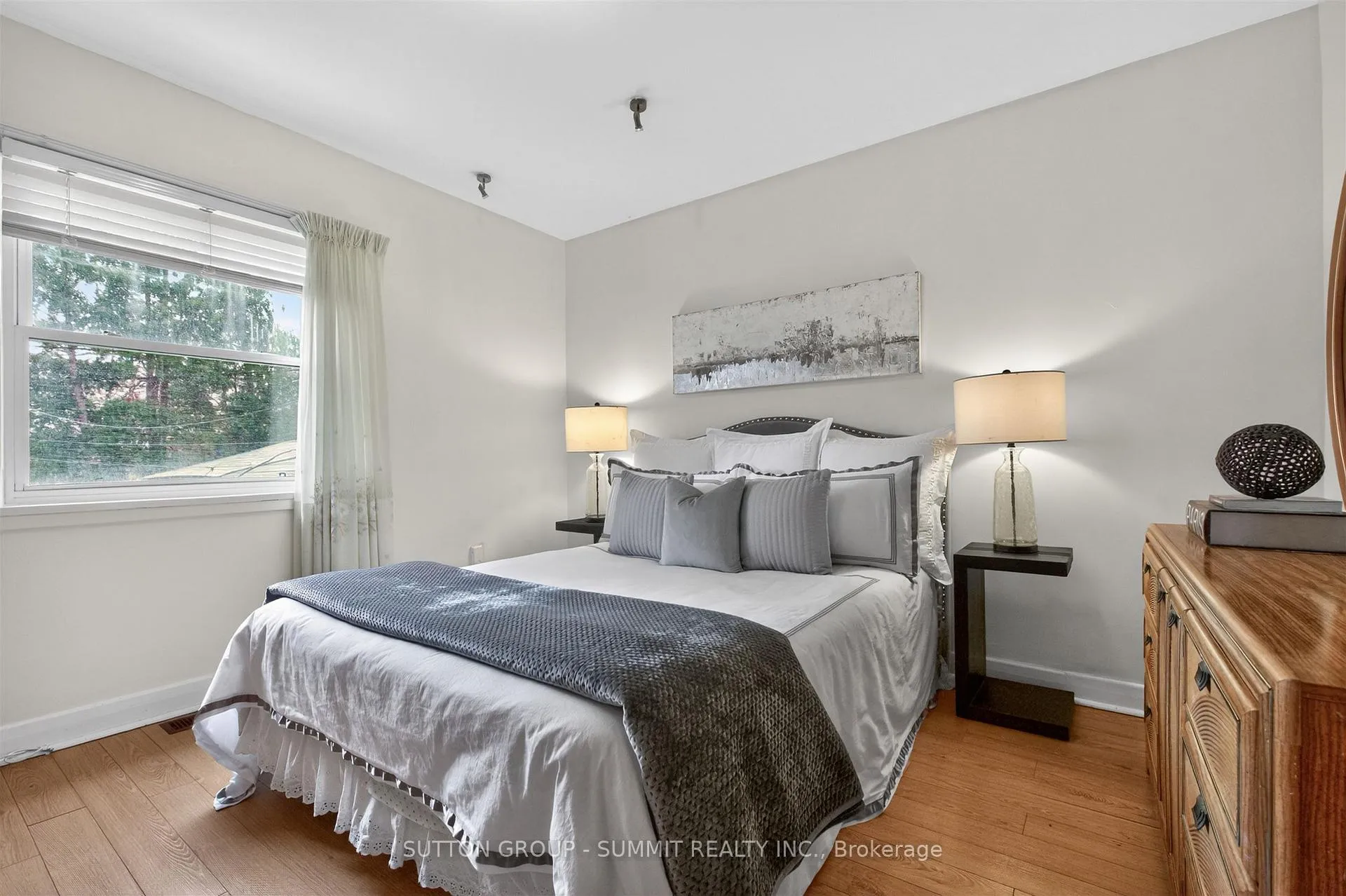 Photo 18 of 51 Barrhead Crescent, Etobicoke, Rexdale-Kipling — HOMEH