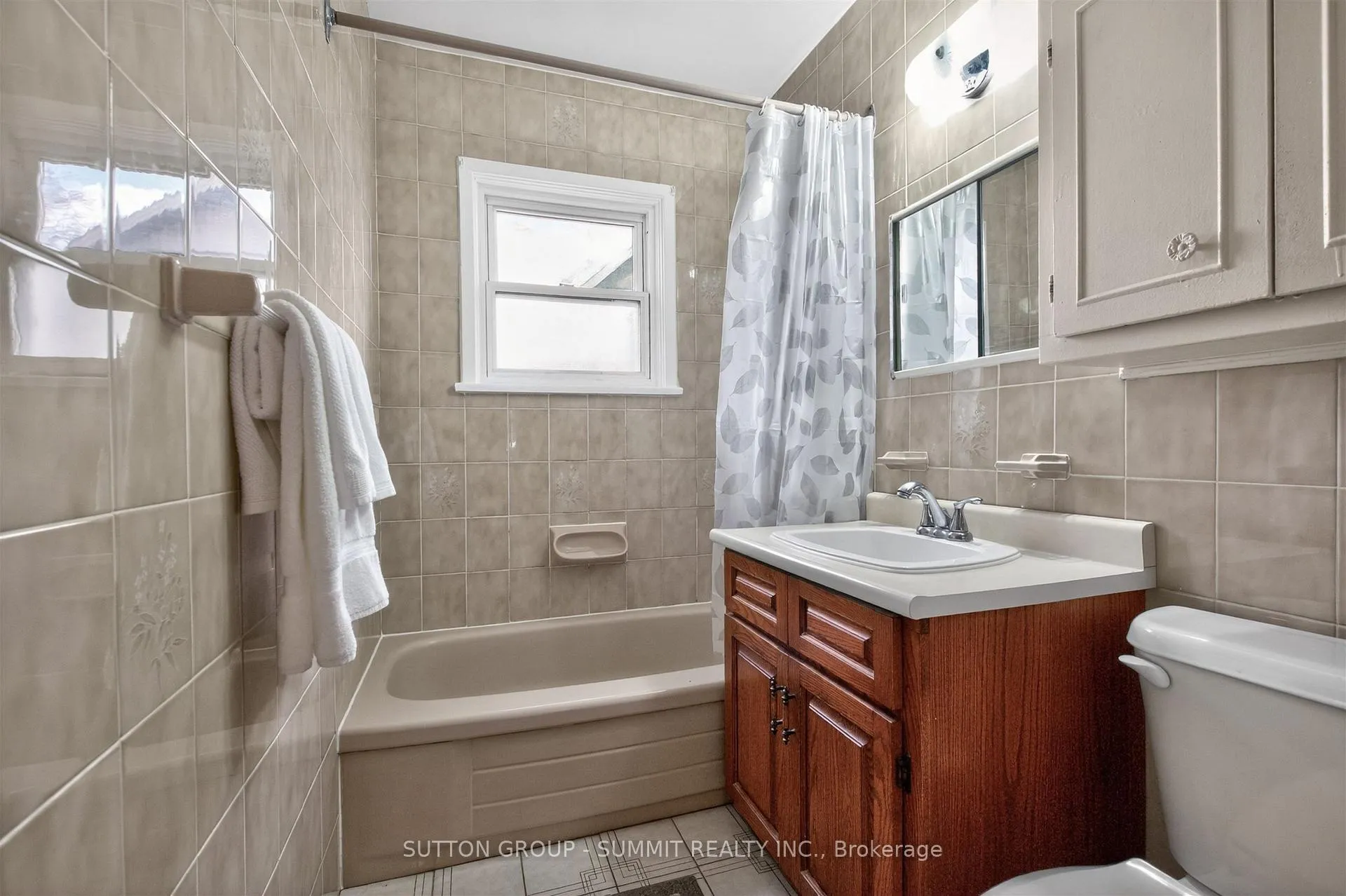 Photo 25 of 51 Barrhead Crescent, Etobicoke, Rexdale-Kipling — HOMEH
