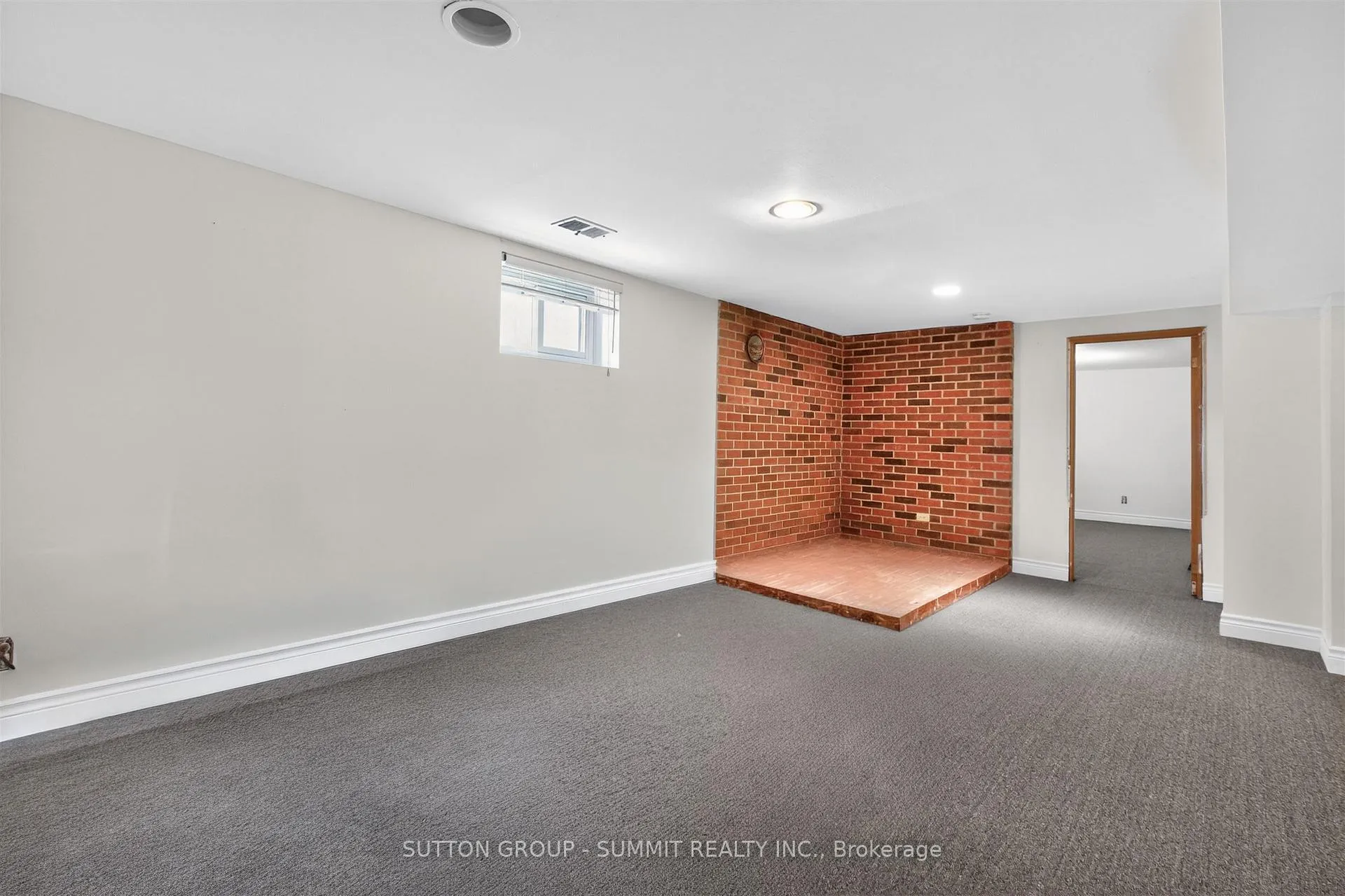 Photo 28 of 51 Barrhead Crescent, Etobicoke, Rexdale-Kipling — HOMEH