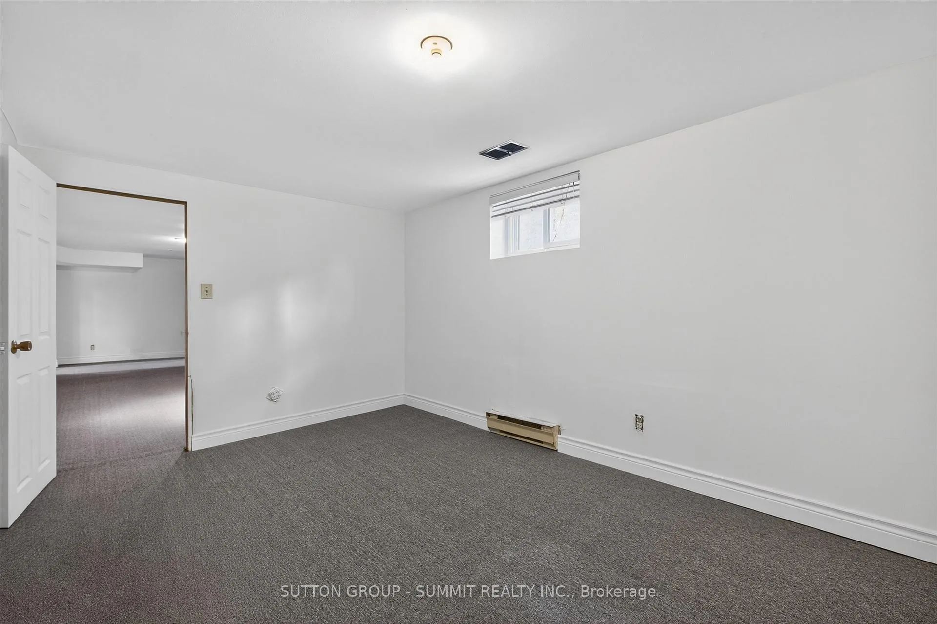 Photo 37 of 51 Barrhead Crescent, Etobicoke, Rexdale-Kipling — HOMEH