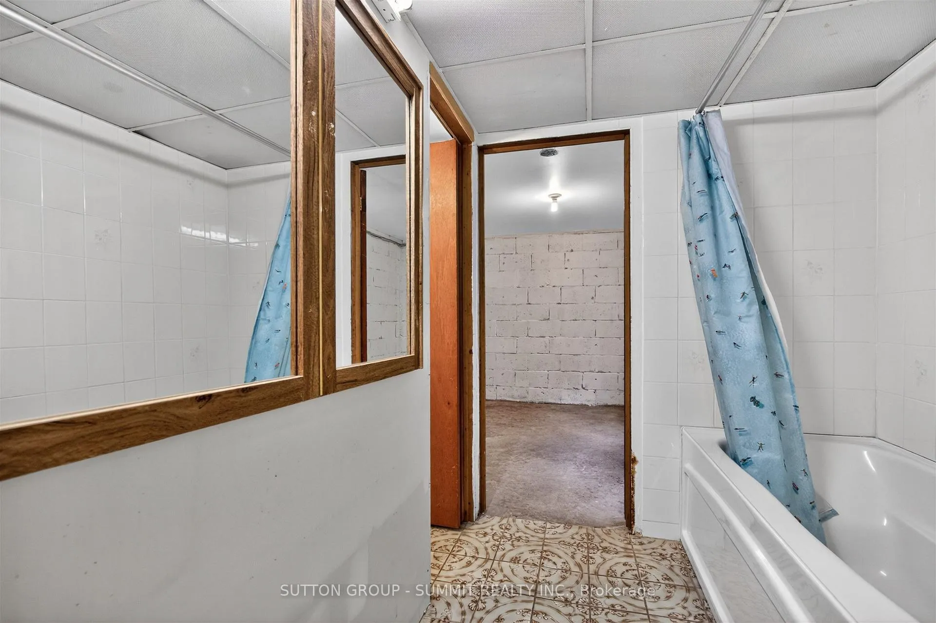 Photo 39 of 51 Barrhead Crescent, Etobicoke, Rexdale-Kipling — HOMEH