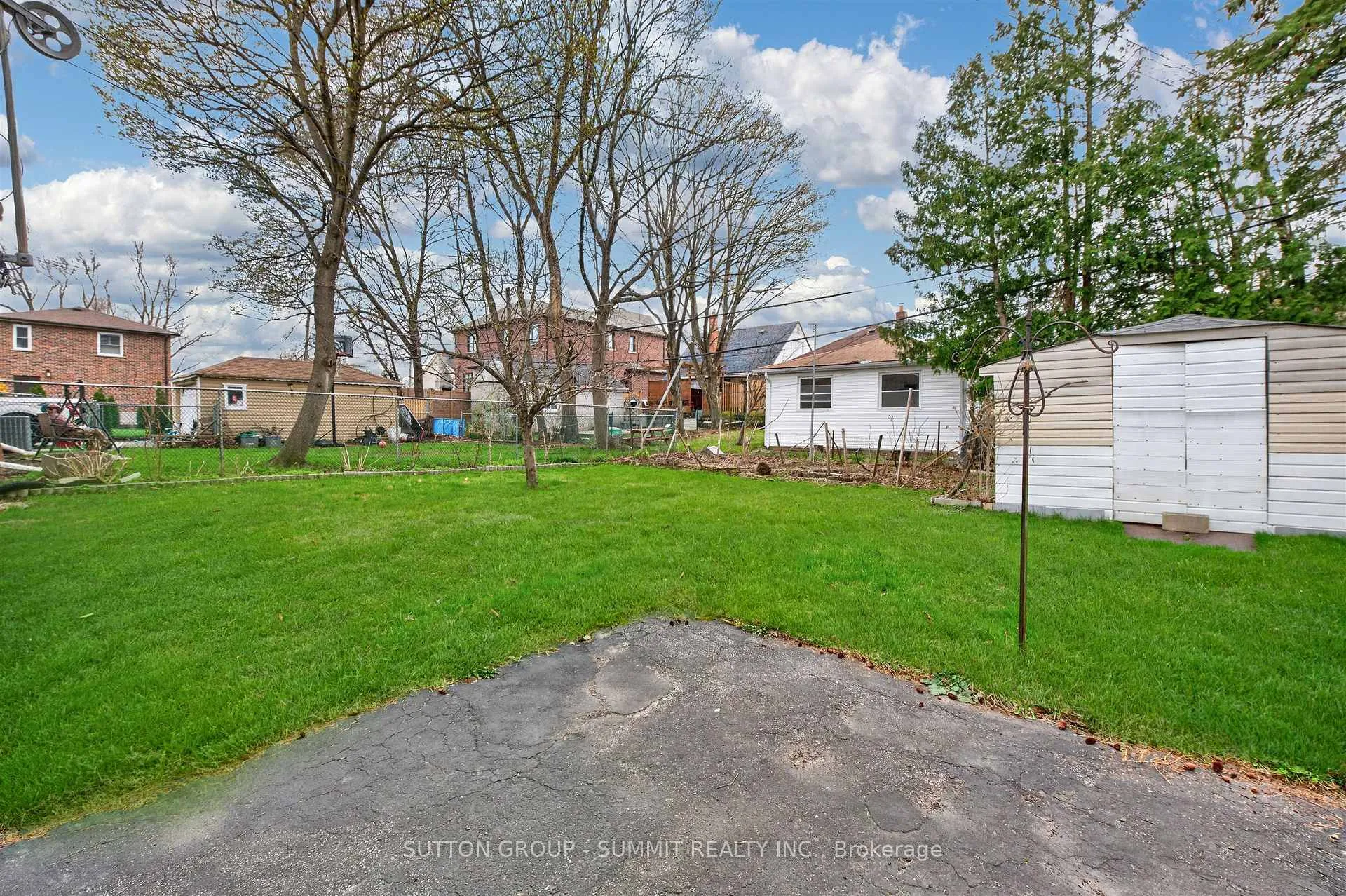 Photo 43 of 51 Barrhead Crescent, Etobicoke, Rexdale-Kipling — HOMEH