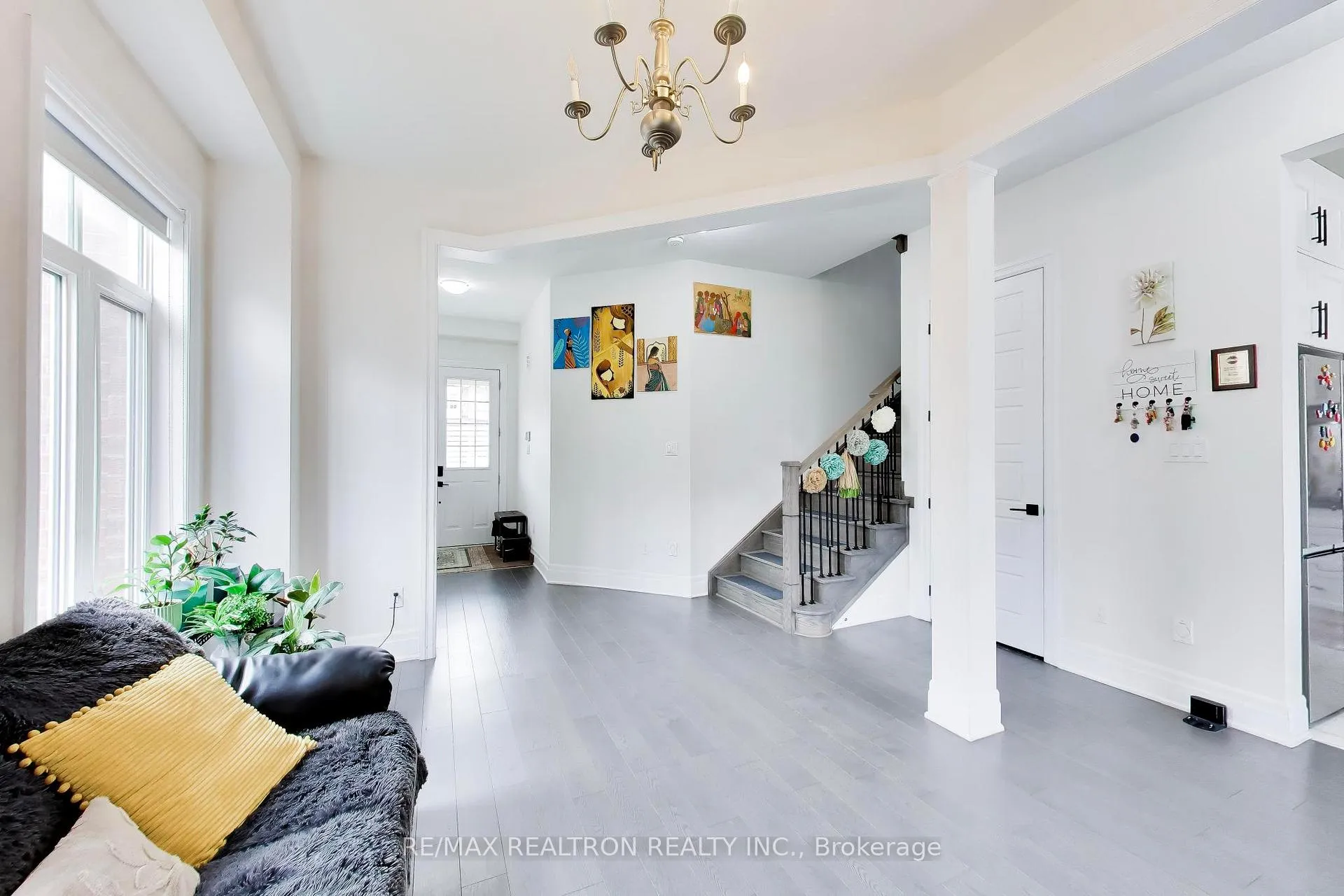 Photo 7 of 5 rosewell Crescent, Markham, Georgetown — HOMEH