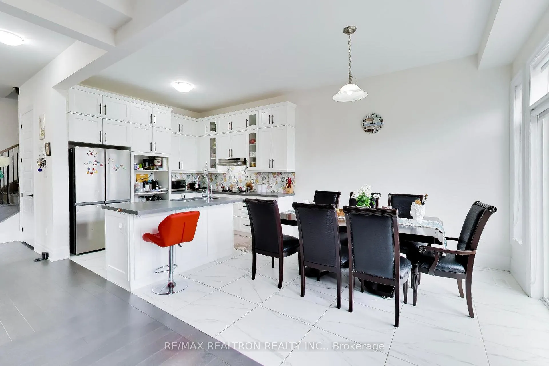 Photo 8 of 5 rosewell Crescent, Markham, Georgetown — HOMEH