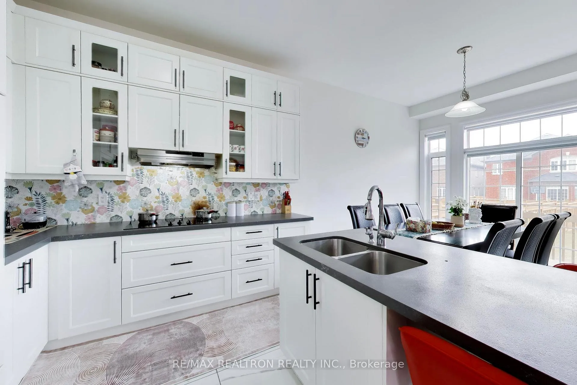 Photo 10 of 5 rosewell Crescent, Markham, Georgetown — HOMEH