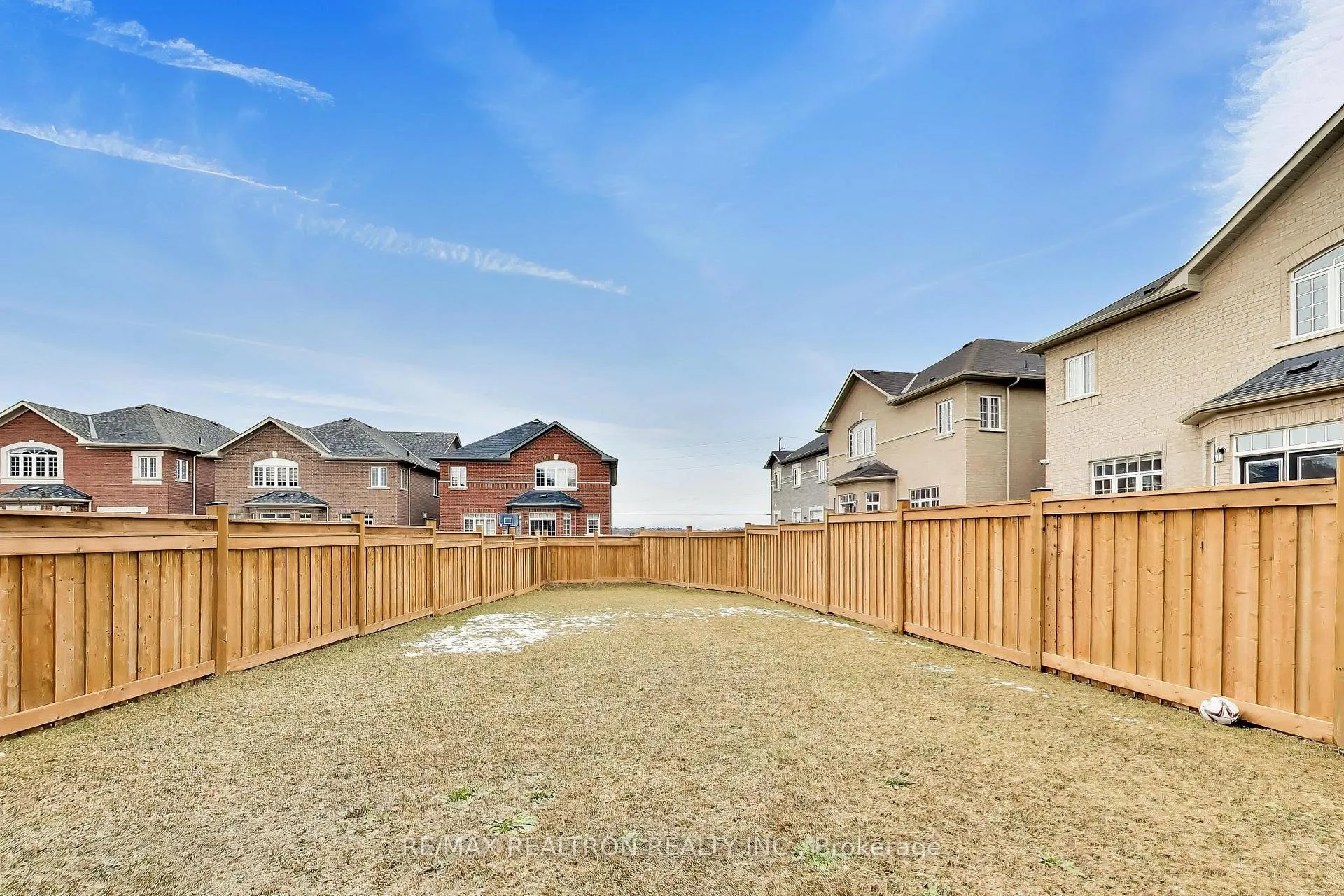 Photo 38 of 5 rosewell Crescent, Markham, Georgetown — HOMEH