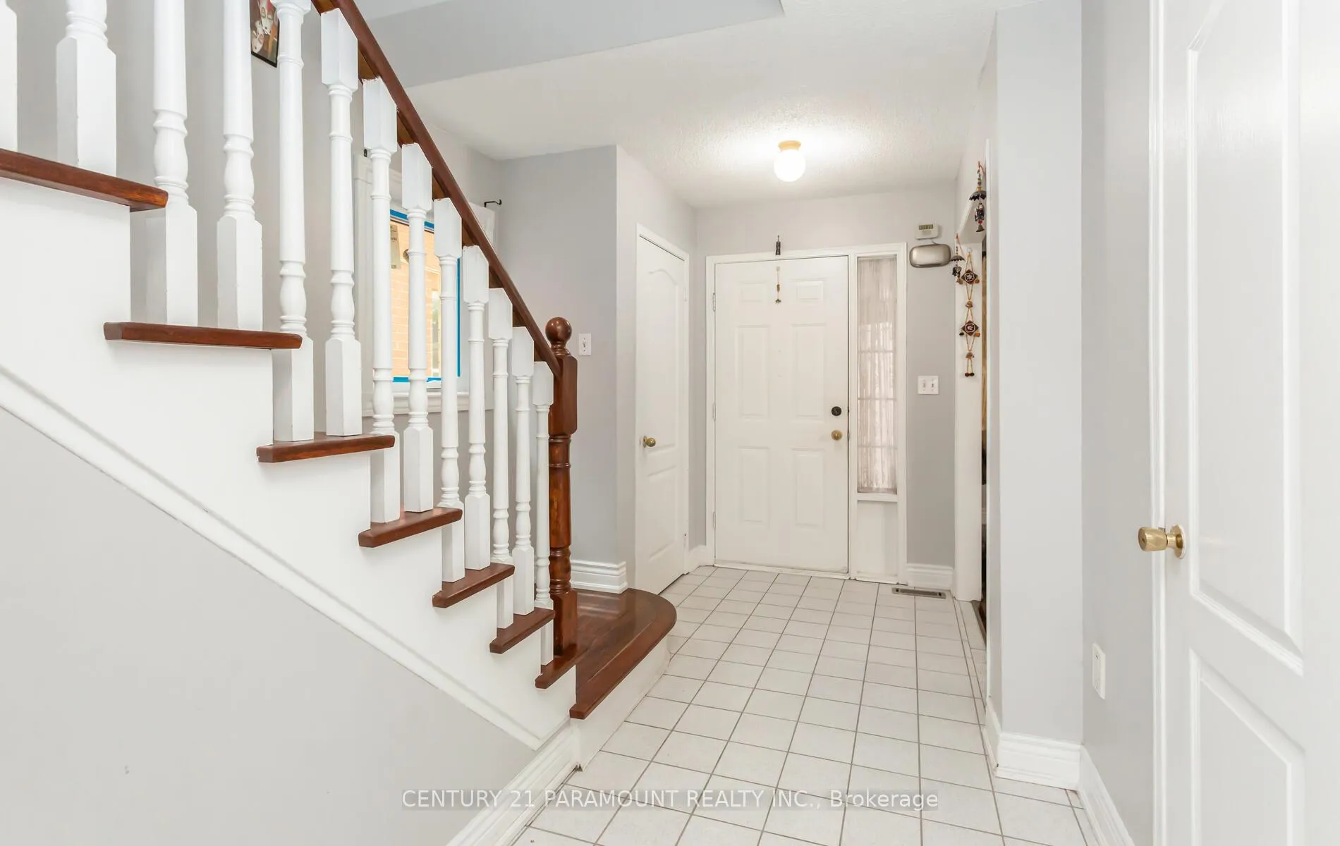 Photo 5 of 106 Wildberry Crescent, Brampton, Sandringham-Wellington — HOMEH