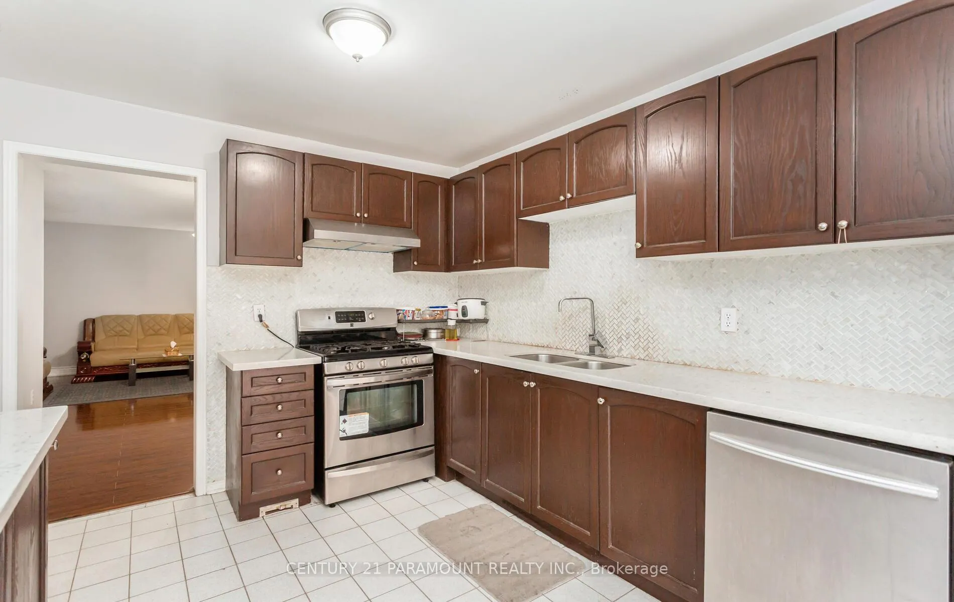 Photo 16 of 106 Wildberry Crescent, Brampton, Sandringham-Wellington — HOMEH