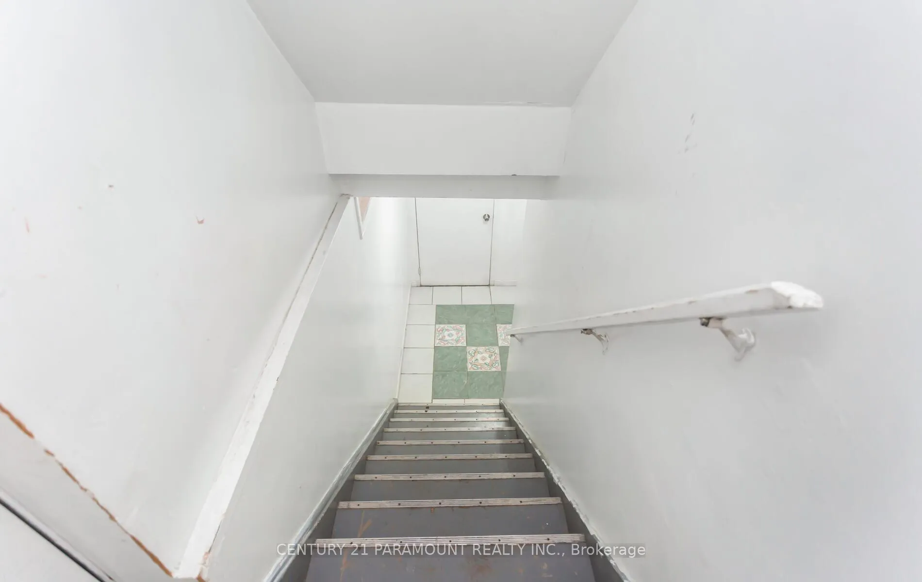 Photo 32 of 106 Wildberry Crescent, Brampton, Sandringham-Wellington — HOMEH